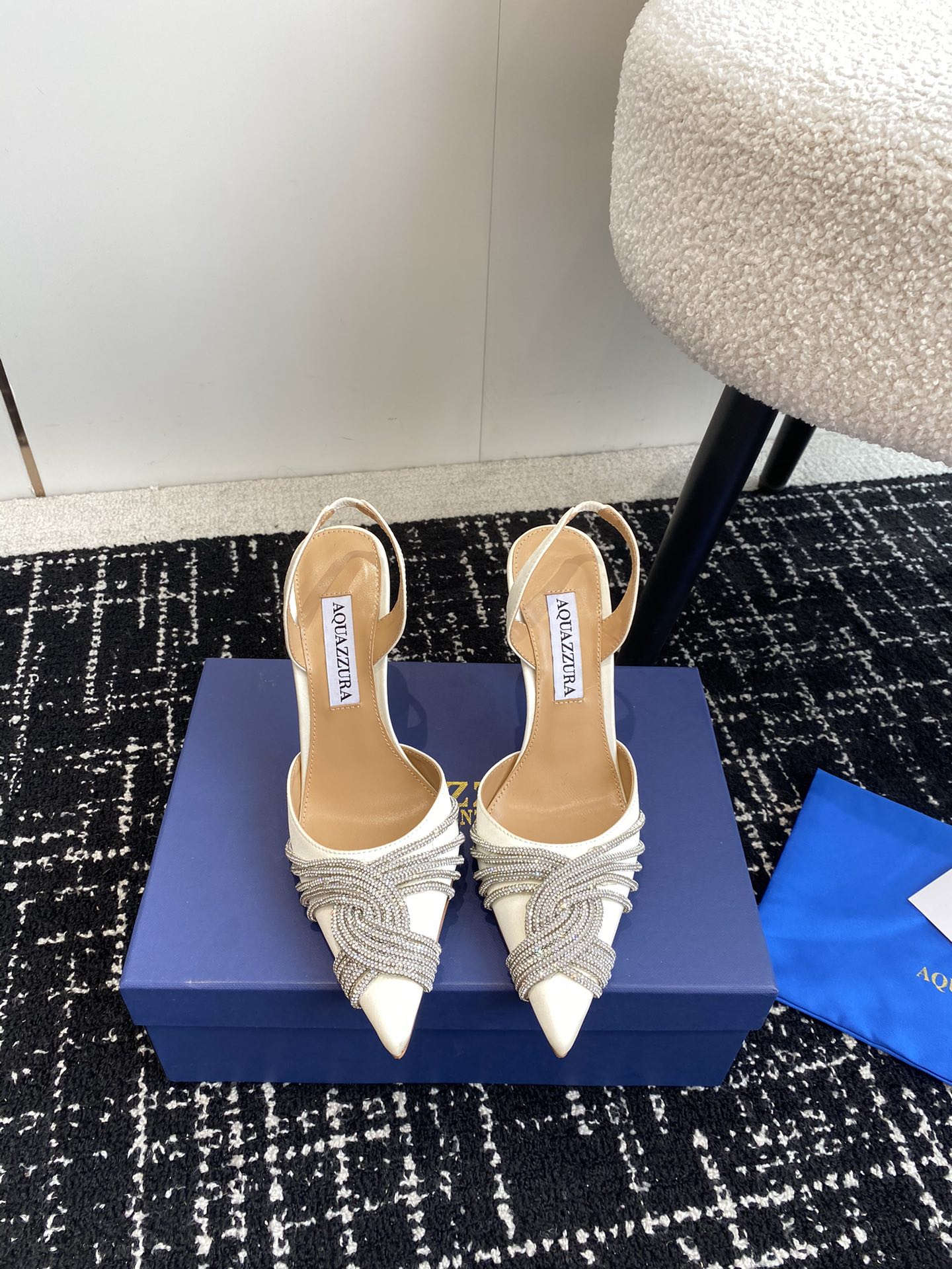 Aquazzura24ss惊艳火爆款菠萝王室贵族的钟爱雍容华贵气质高雅到手如图柜级品质进口真丝pvc透明