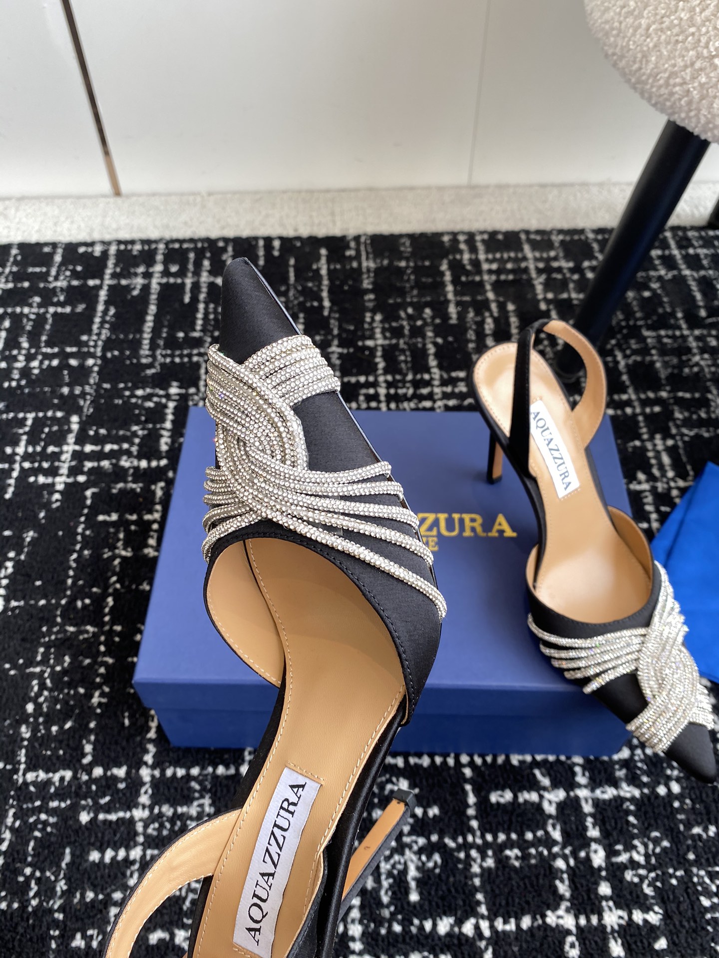 Aquazzura24ss惊艳火爆款菠萝王室贵族的钟爱雍容华贵气质高雅到手如图柜级品质进口真丝pvc透明