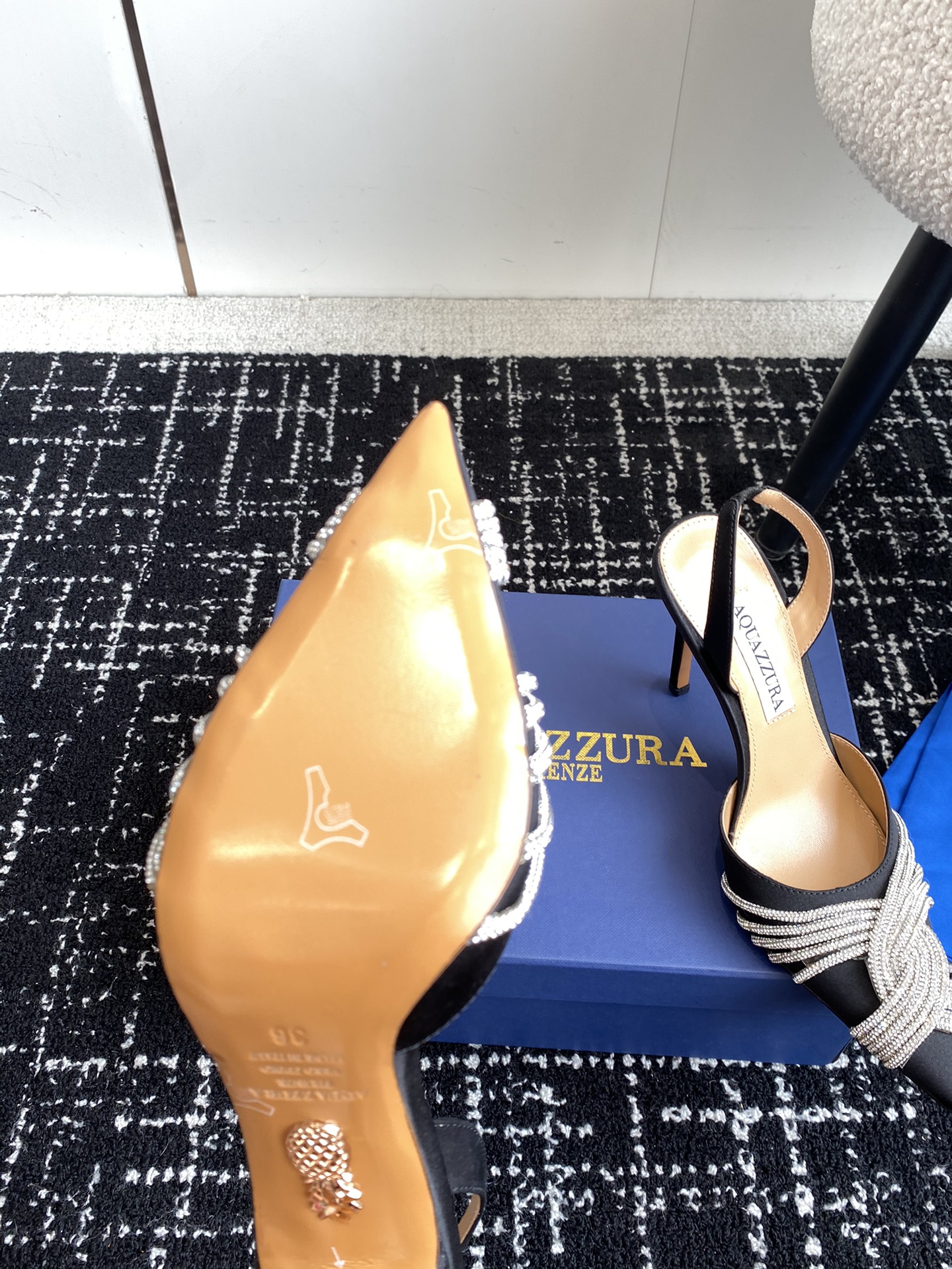 Aquazzura24ss惊艳火爆款菠萝王室贵族的钟爱雍容华贵气质高雅到手如图柜级品质进口真丝pvc透明