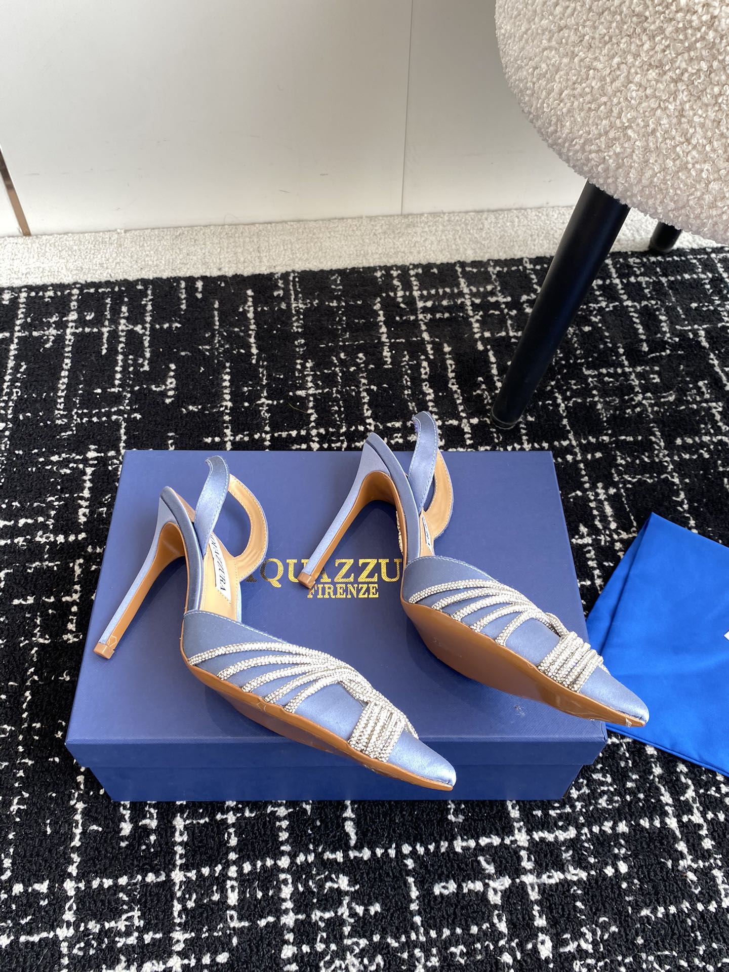 Aquazzura24ss惊艳火爆款菠萝王室贵族的钟爱雍容华贵气质高雅到手如图柜级品质进口真丝pvc透明