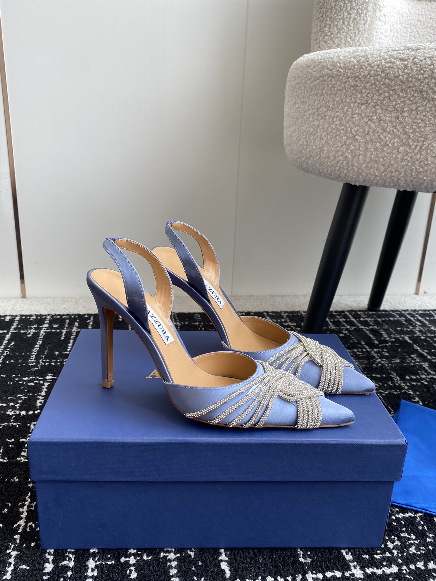 Aquazzura24ss惊艳火爆款菠萝王室贵族的钟爱雍容华贵气质高雅到手如图柜级品质进口真丝pvc透明