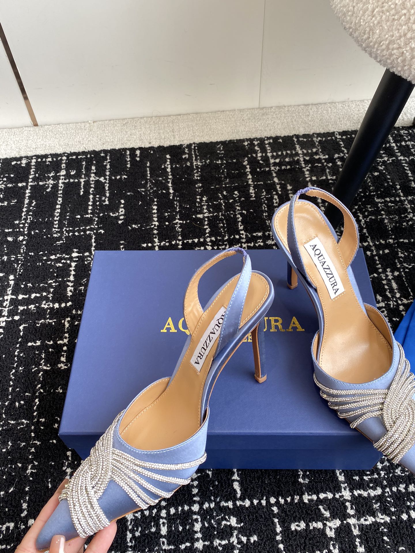 Aquazzura24ss惊艳火爆款菠萝王室贵族的钟爱雍容华贵气质高雅到手如图柜级品质进口真丝pvc透明