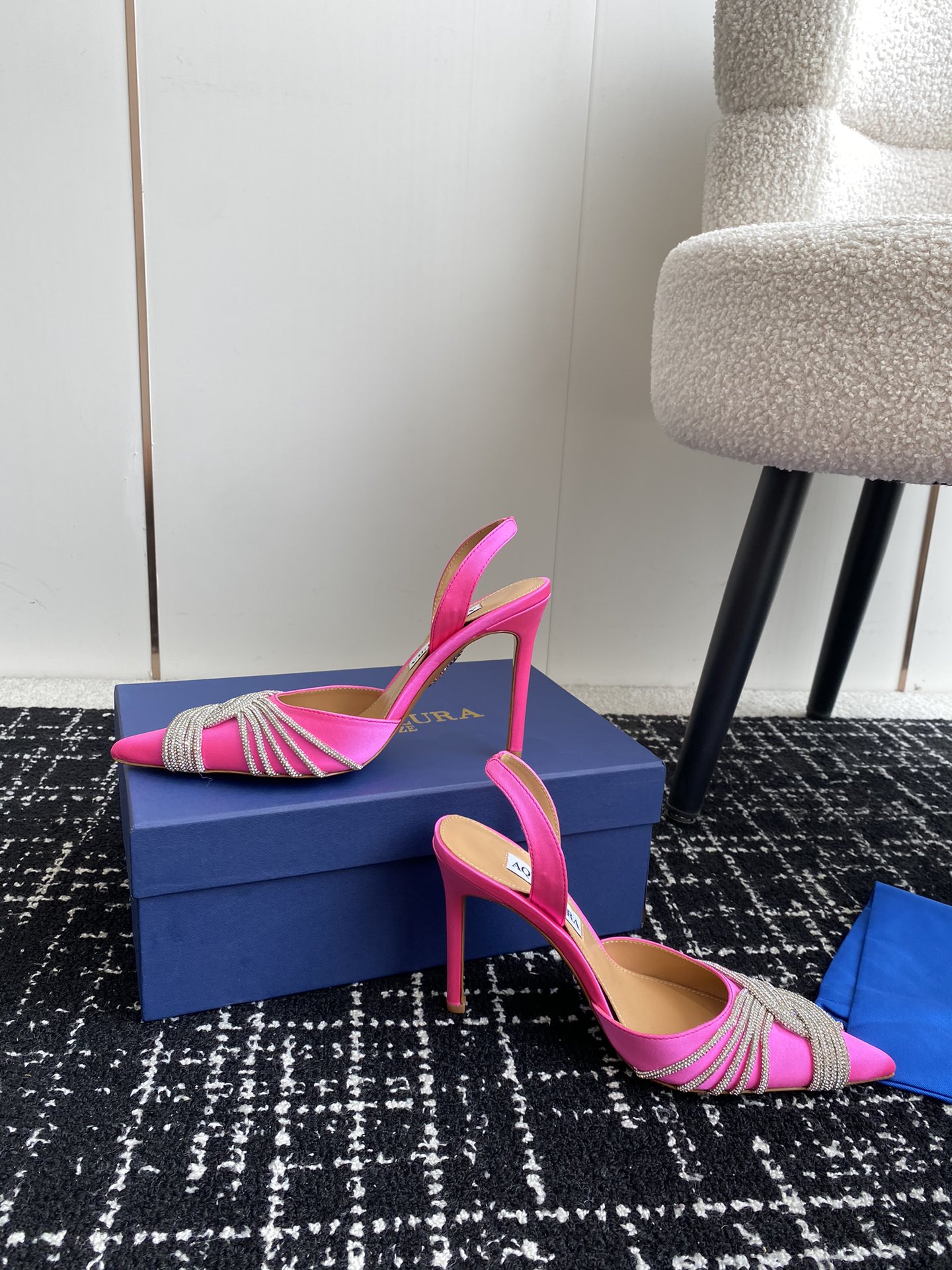 Aquazzura24ss惊艳火爆款菠萝王室贵族的钟爱雍容华贵气质高雅到手如图柜级品质进口真丝pvc透明