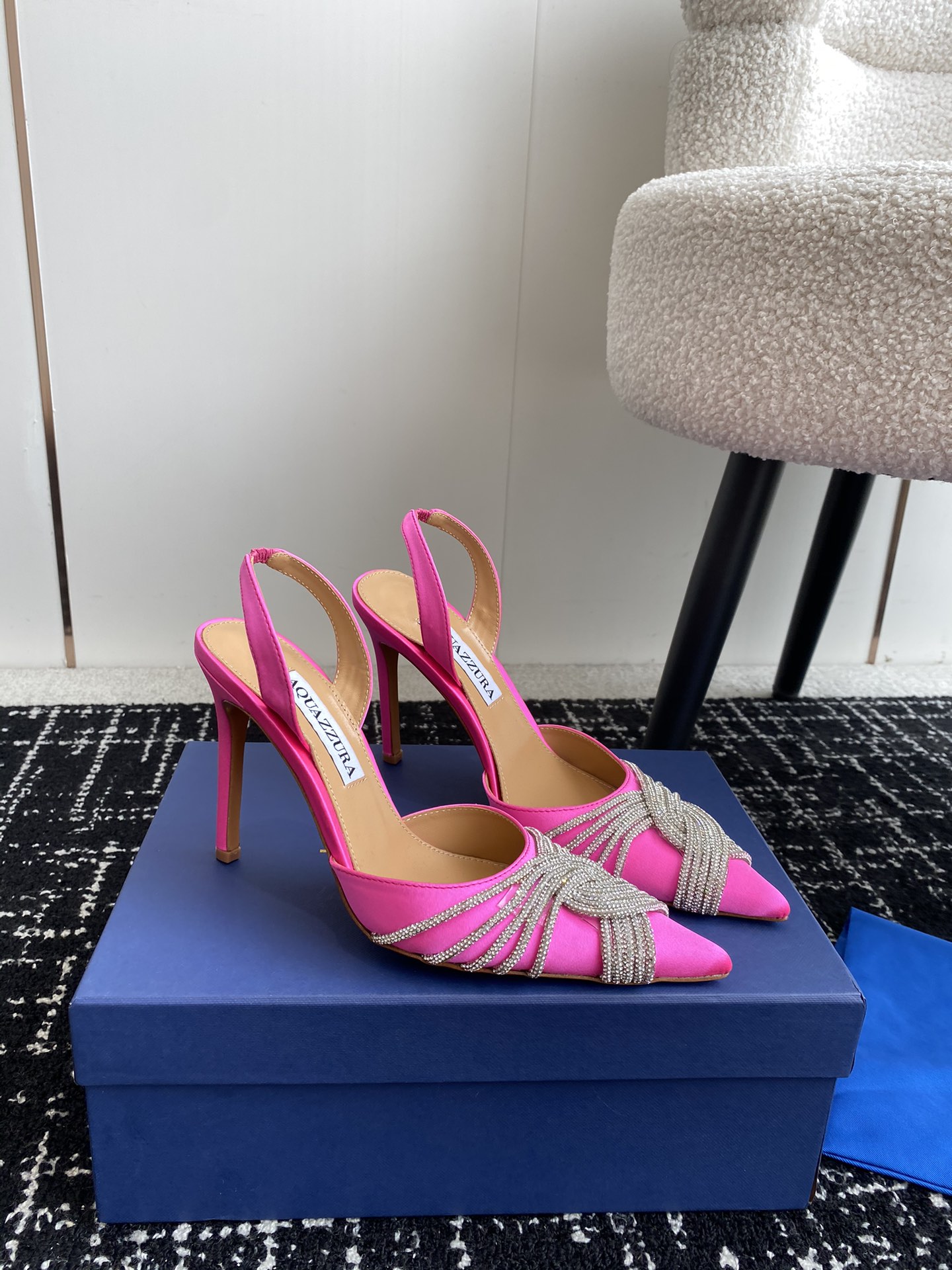 Aquazzura24ss惊艳火爆款菠萝王室贵族的钟爱雍容华贵气质高雅到手如图柜级品质进口真丝pvc透明