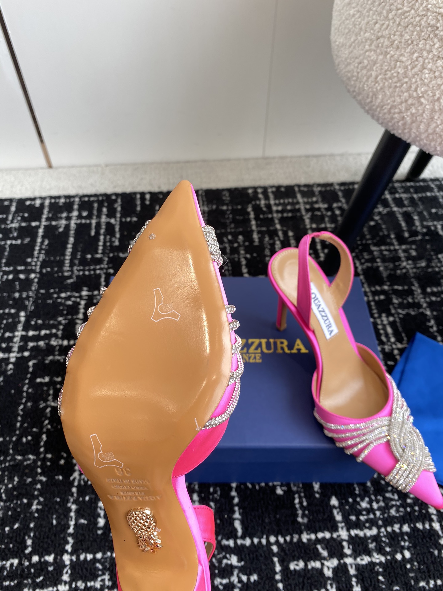 Aquazzura24ss惊艳火爆款菠萝王室贵族的钟爱雍容华贵气质高雅到手如图柜级品质进口真丝pvc透明