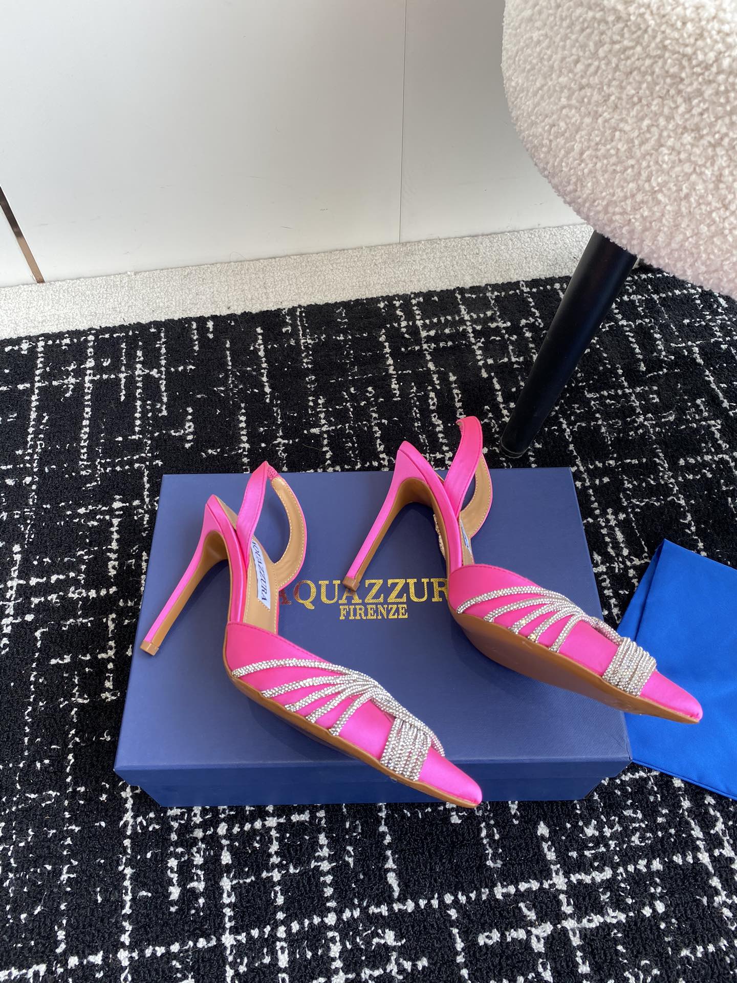 Aquazzura24ss惊艳火爆款菠萝王室贵族的钟爱雍容华贵气质高雅到手如图柜级品质进口真丝pvc透明