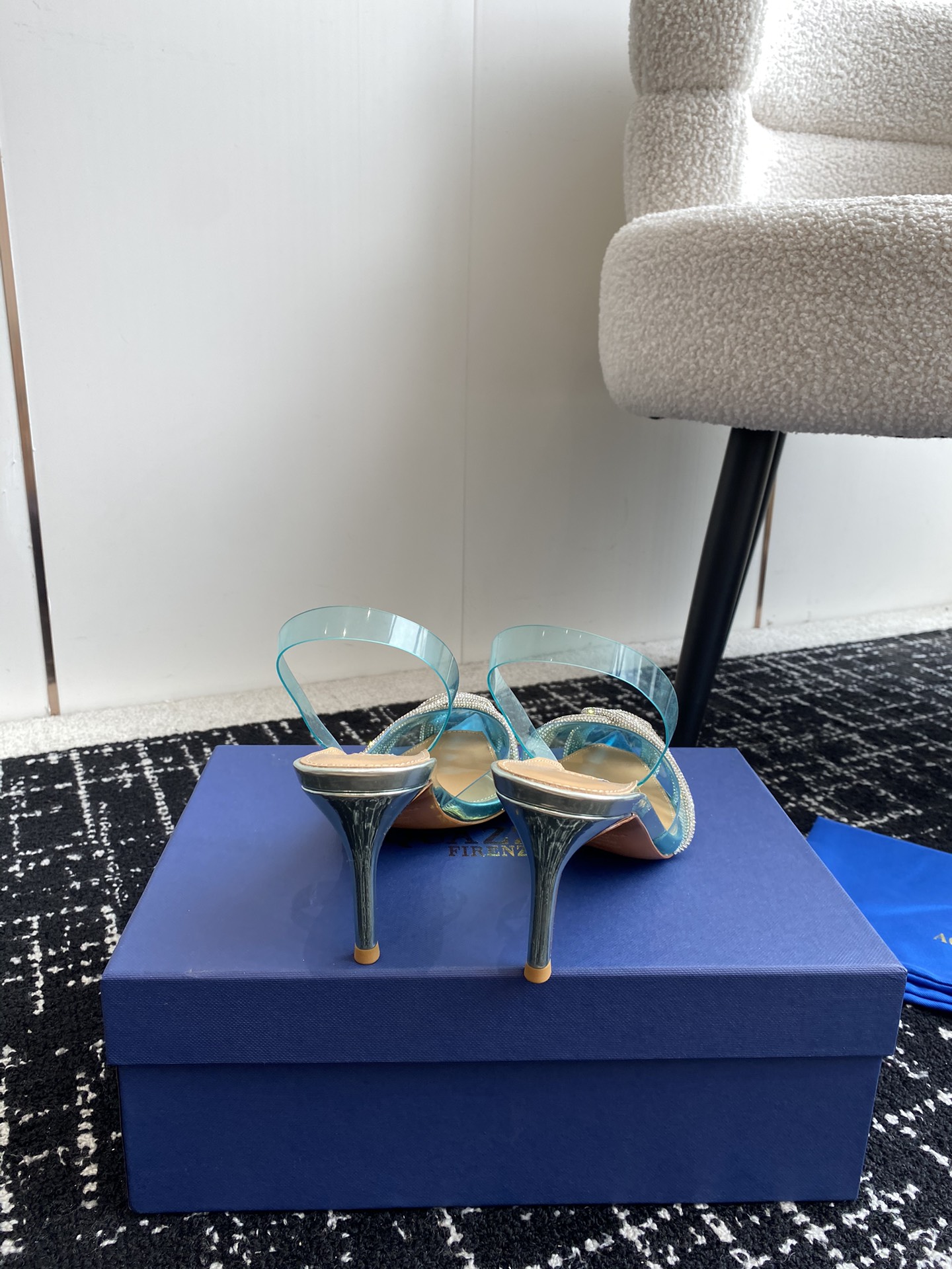 Aquazzura24ss惊艳火爆款菠萝王室贵族的钟爱雍容华贵气质高雅到手如图柜级品质进口真丝pvc透明