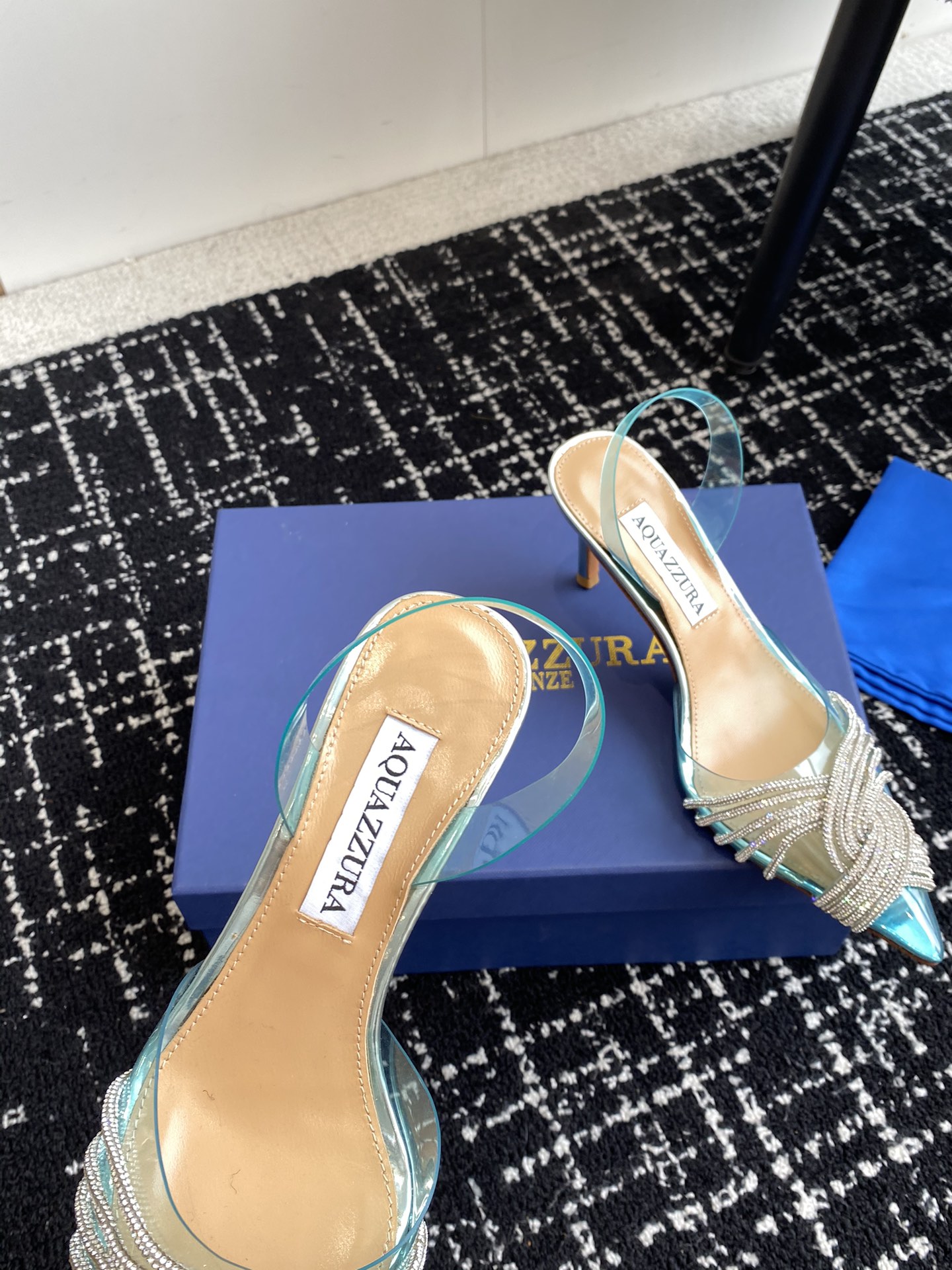 Aquazzura24ss惊艳火爆款菠萝王室贵族的钟爱雍容华贵气质高雅到手如图柜级品质进口真丝pvc透明