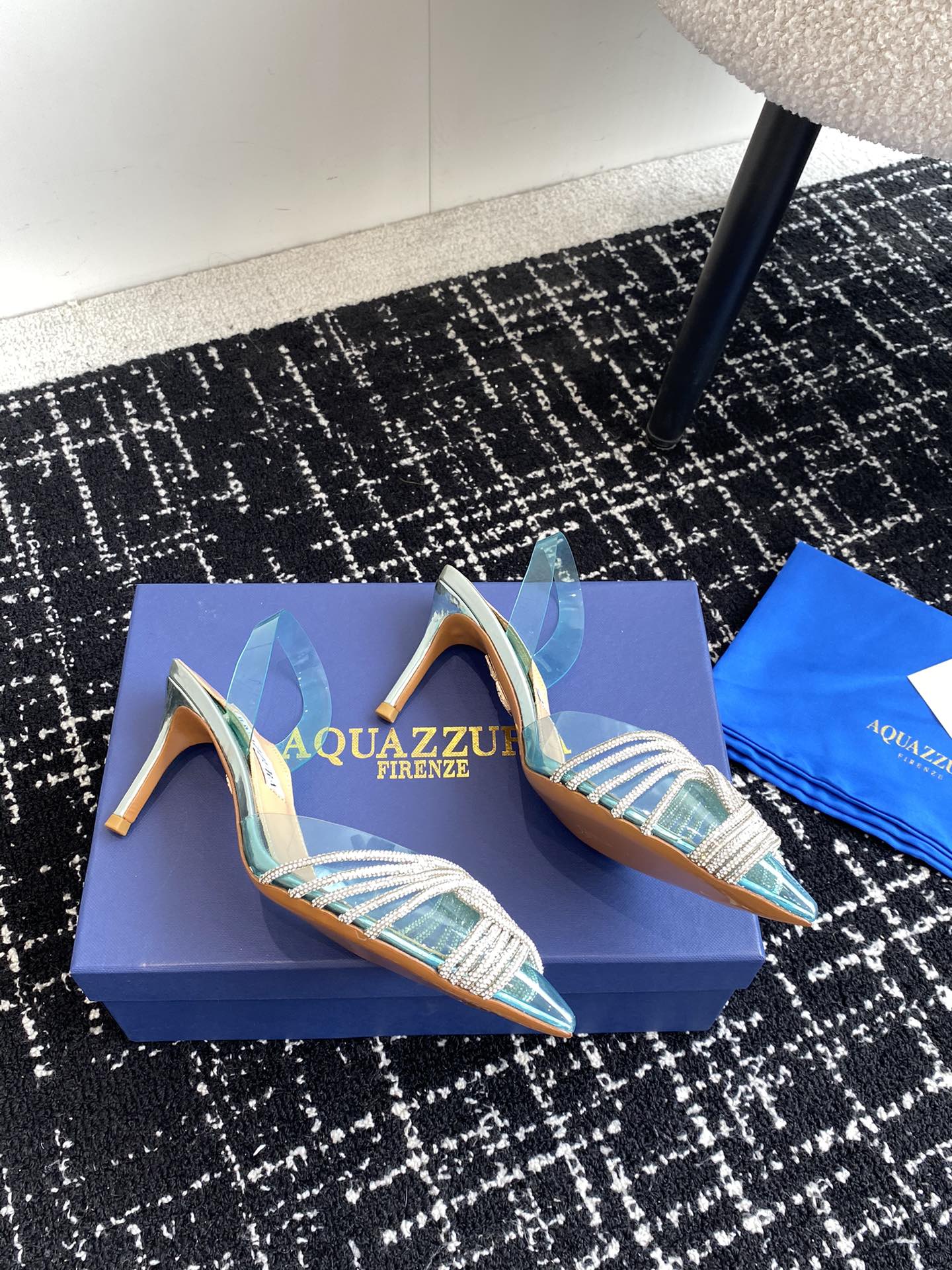 Aquazzura24ss惊艳火爆款菠萝王室贵族的钟爱雍容华贵气质高雅到手如图柜级品质进口真丝pvc透明