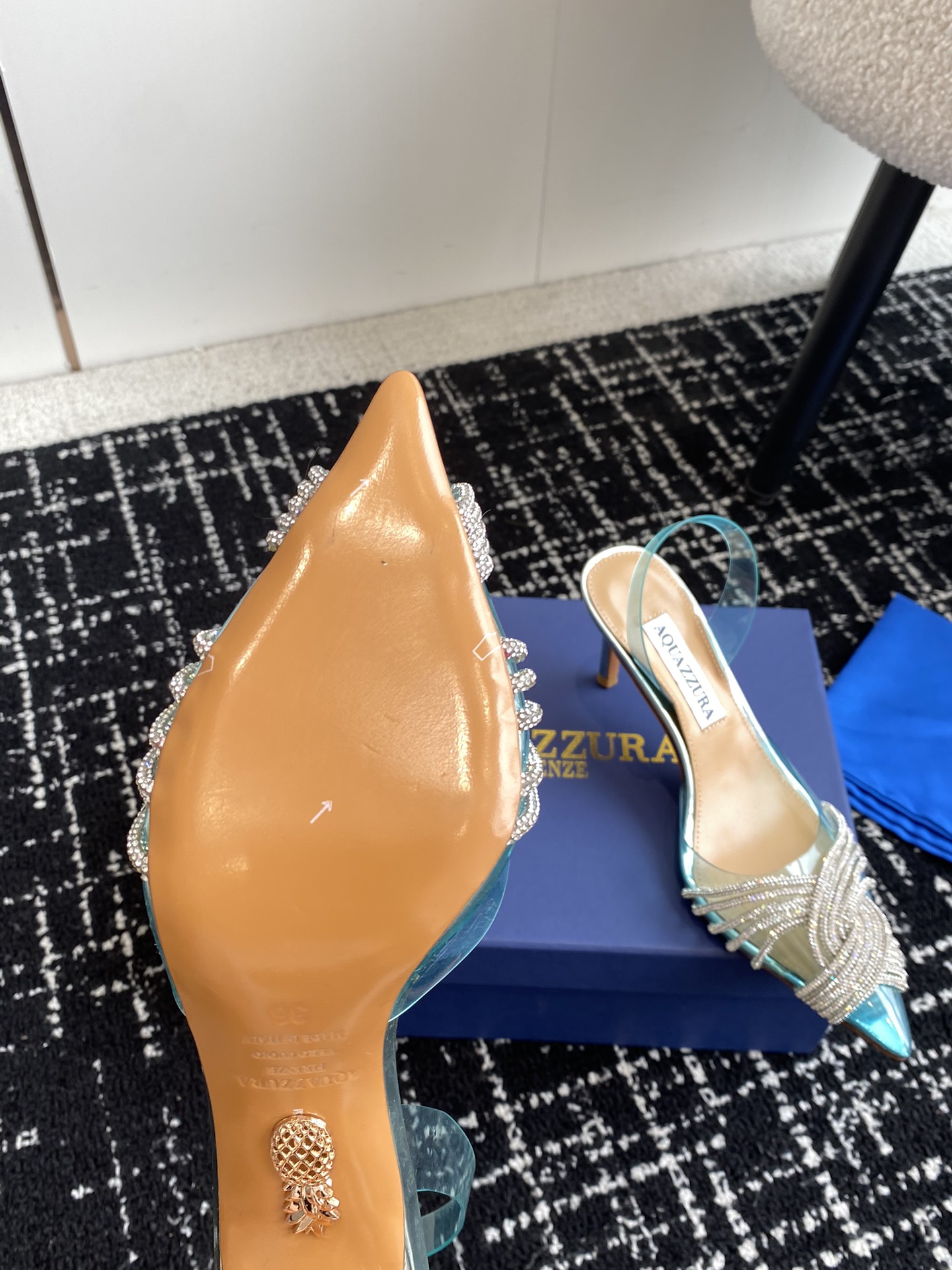 Aquazzura24ss惊艳火爆款菠萝王室贵族的钟爱雍容华贵气质高雅到手如图柜级品质进口真丝pvc透明