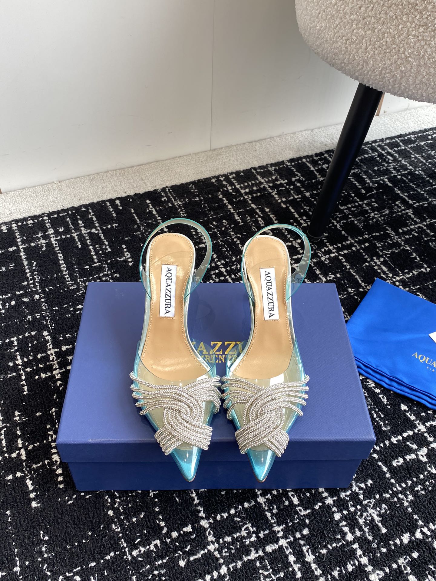 Aquazzura24ss惊艳火爆款菠萝王室贵族的钟爱雍容华贵气质高雅到手如图柜级品质进口真丝pvc透明