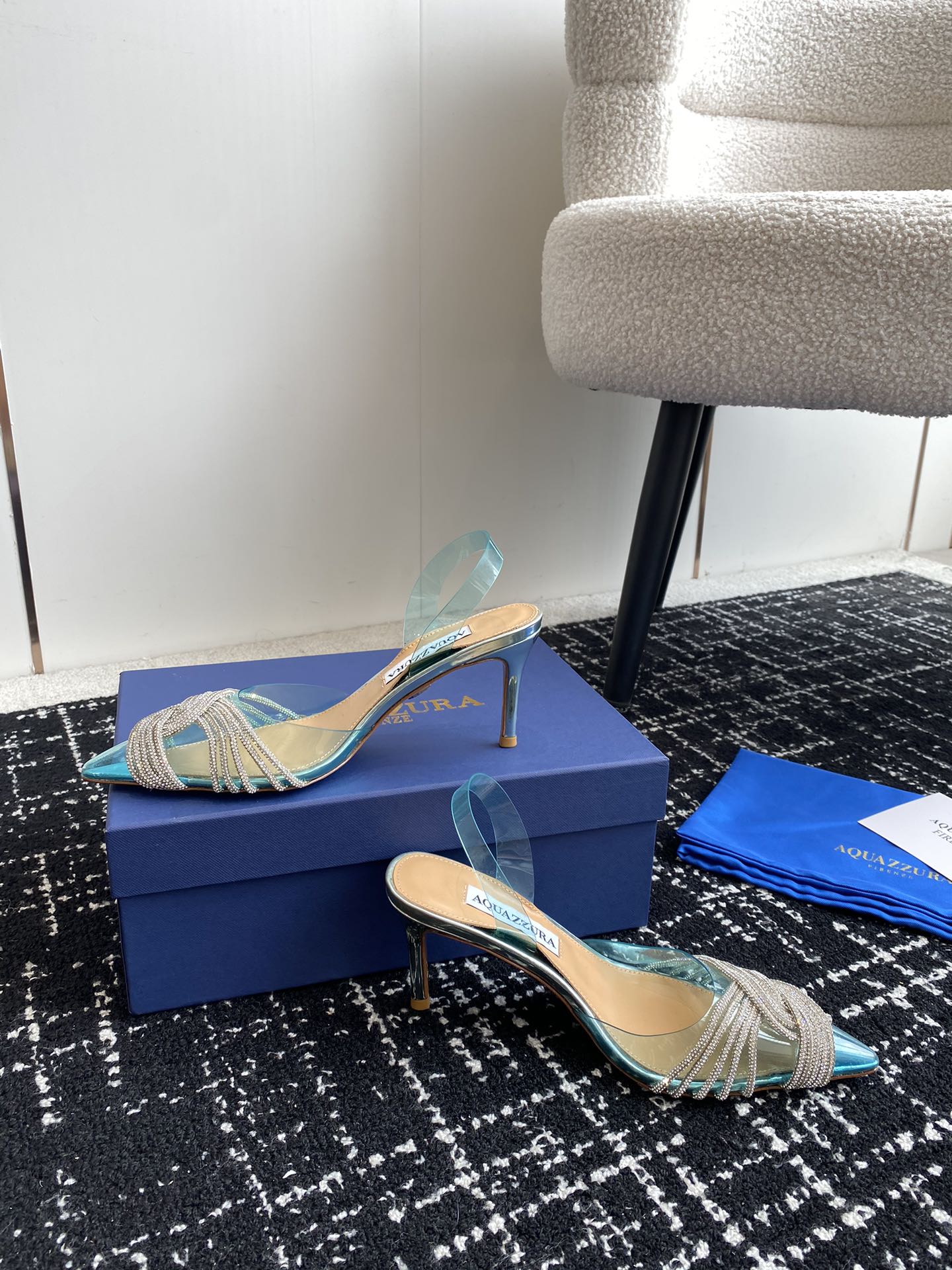 Aquazzura24ss惊艳火爆款菠萝王室贵族的钟爱雍容华贵气质高雅到手如图柜级品质进口真丝pvc透明