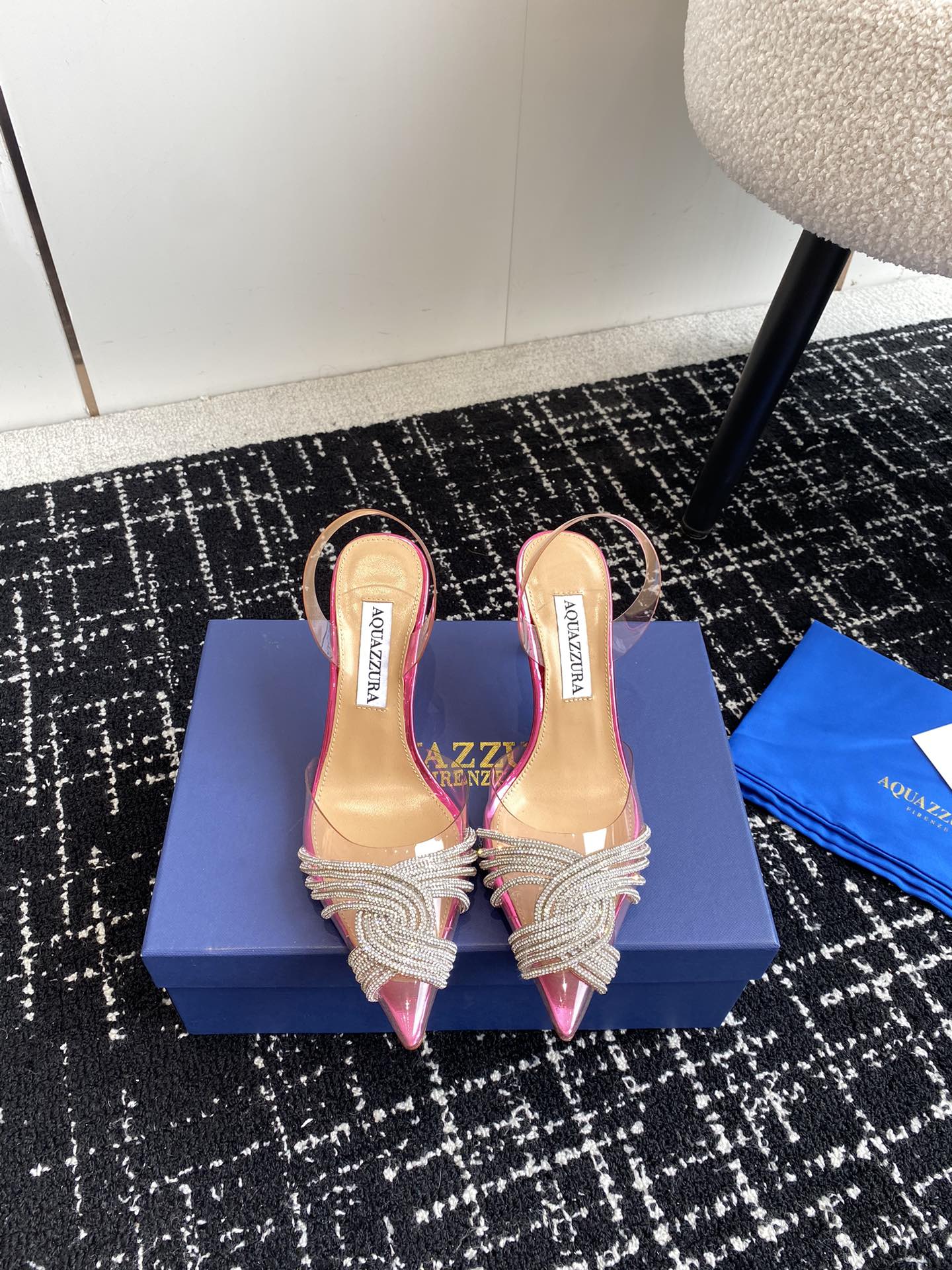 Aquazzura24ss惊艳火爆款菠萝王室贵族的钟爱雍容华贵气质高雅到手如图柜级品质进口真丝pvc透明