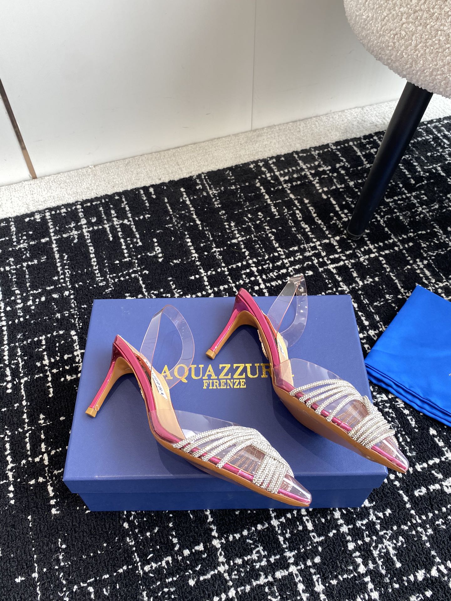 Aquazzura24ss惊艳火爆款菠萝王室贵族的钟爱雍容华贵气质高雅到手如图柜级品质进口真丝pvc透明