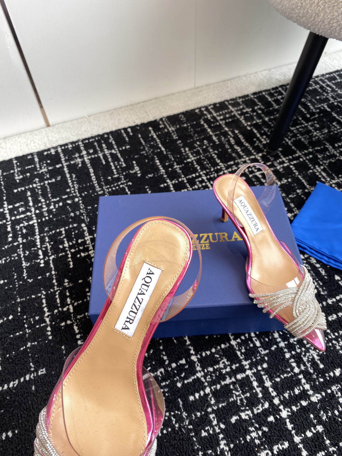 Aquazzura24ss惊艳火爆款菠萝王室贵族的钟爱雍容华贵气质高雅到手如图柜级品质进口真丝pvc透明