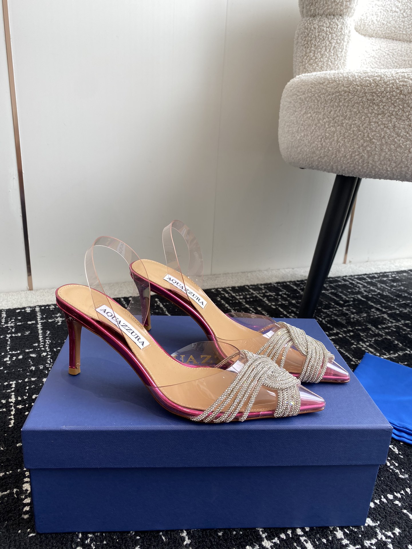 Aquazzura24ss惊艳火爆款菠萝王室贵族的钟爱雍容华贵气质高雅到手如图柜级品质进口真丝pvc透明