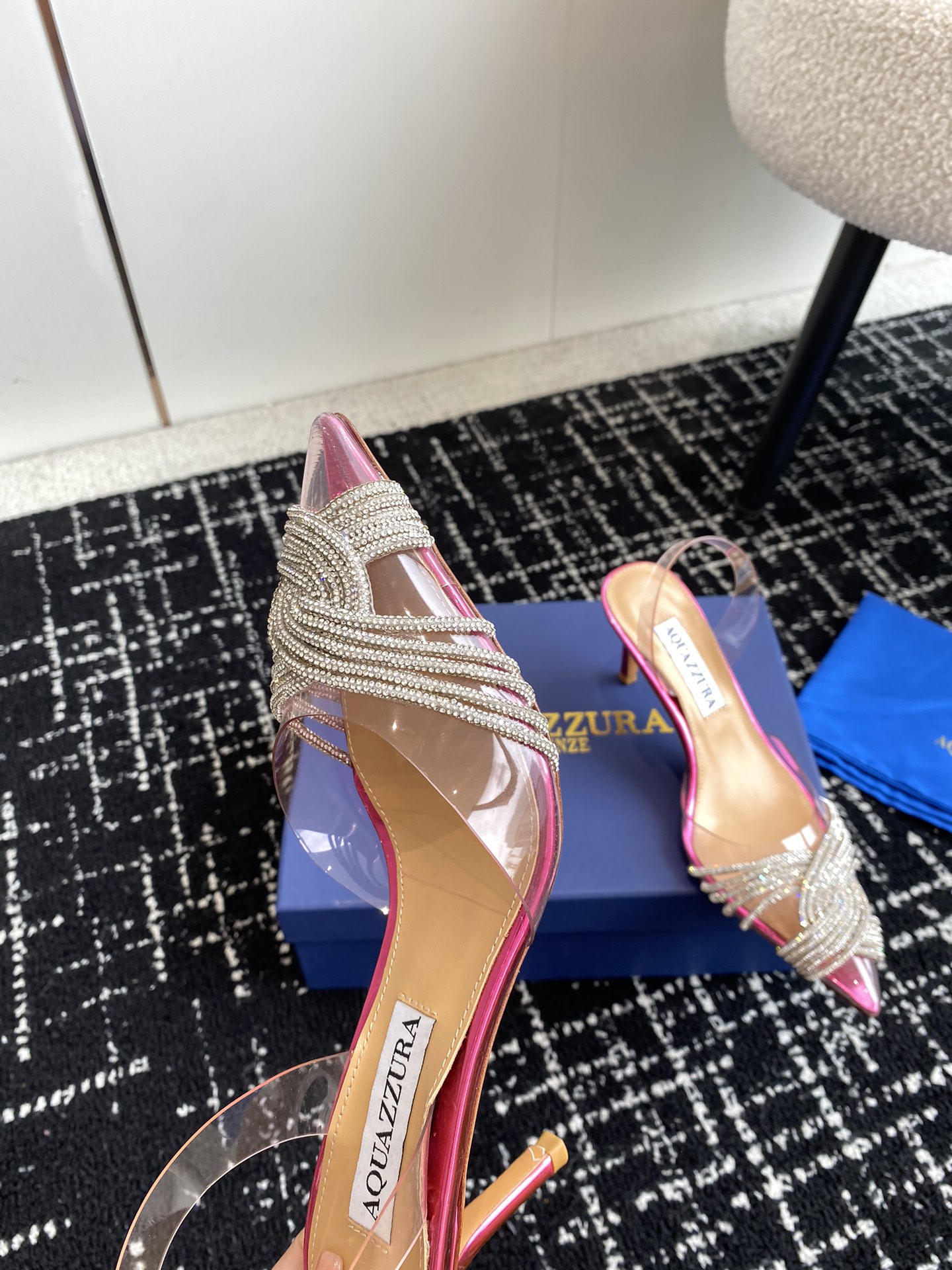 Aquazzura24ss惊艳火爆款菠萝王室贵族的钟爱雍容华贵气质高雅到手如图柜级品质进口真丝pvc透明