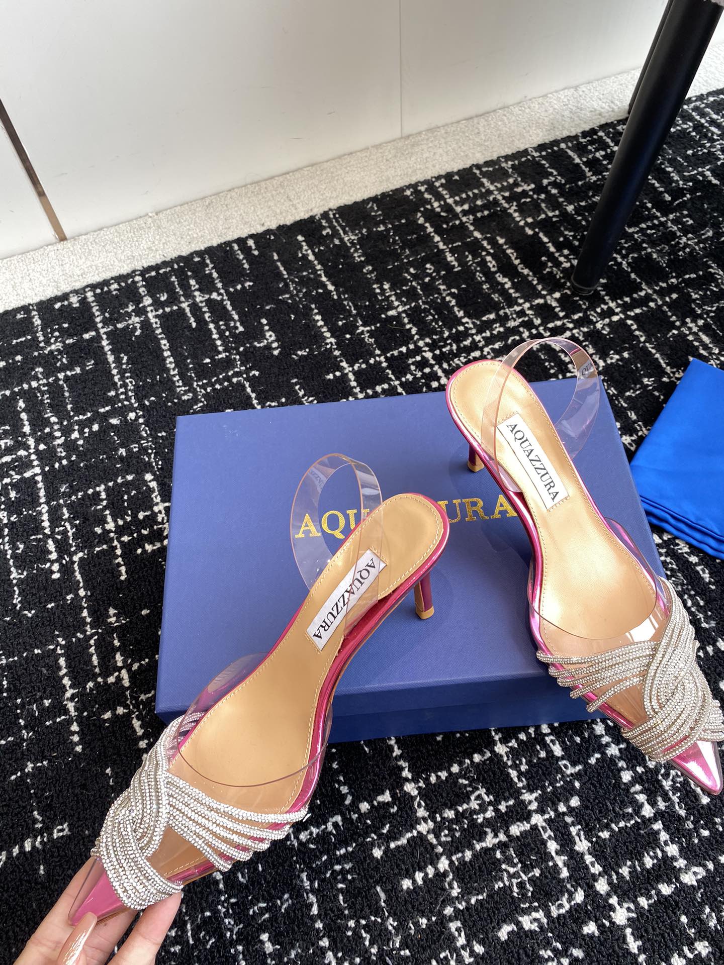 Aquazzura24ss惊艳火爆款菠萝王室贵族的钟爱雍容华贵气质高雅到手如图柜级品质进口真丝pvc透明