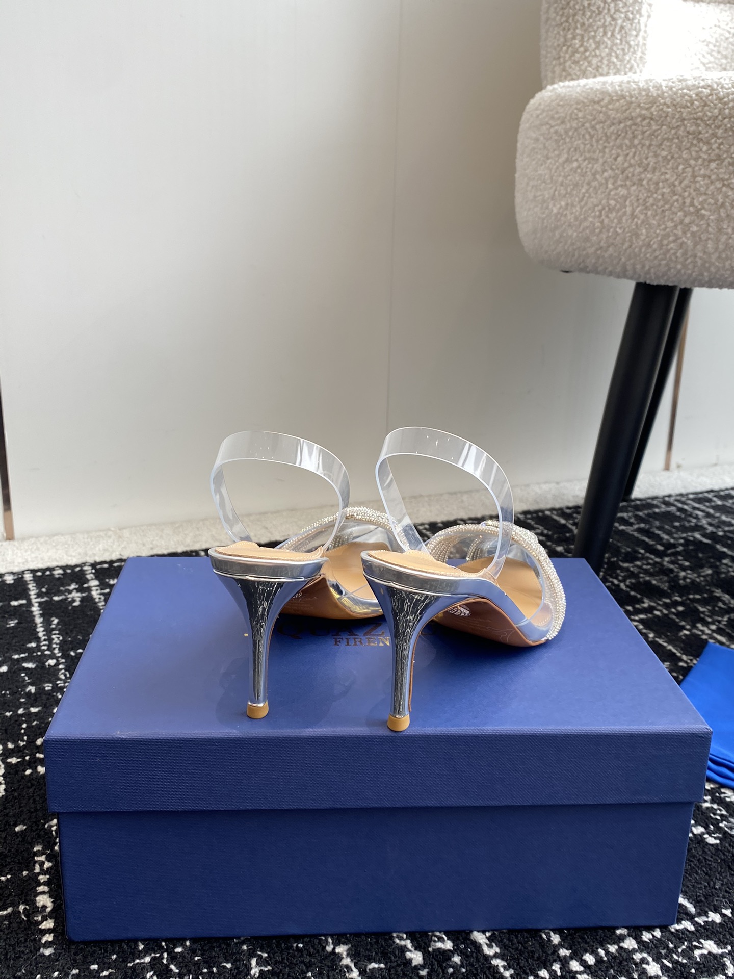 Aquazzura24ss惊艳火爆款菠萝王室贵族的钟爱雍容华贵气质高雅到手如图柜级品质进口真丝pvc透明