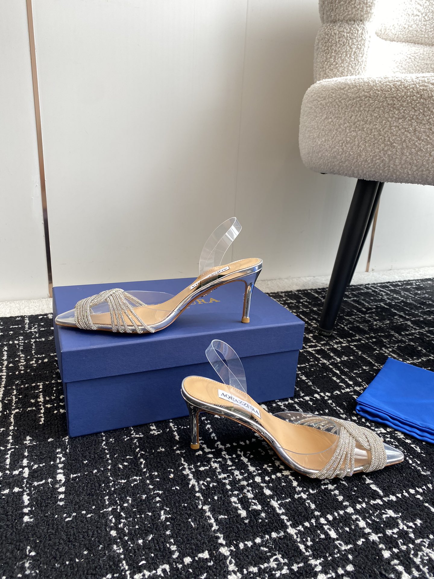 Aquazzura24ss惊艳火爆款菠萝王室贵族的钟爱雍容华贵气质高雅到手如图柜级品质进口真丝pvc透明