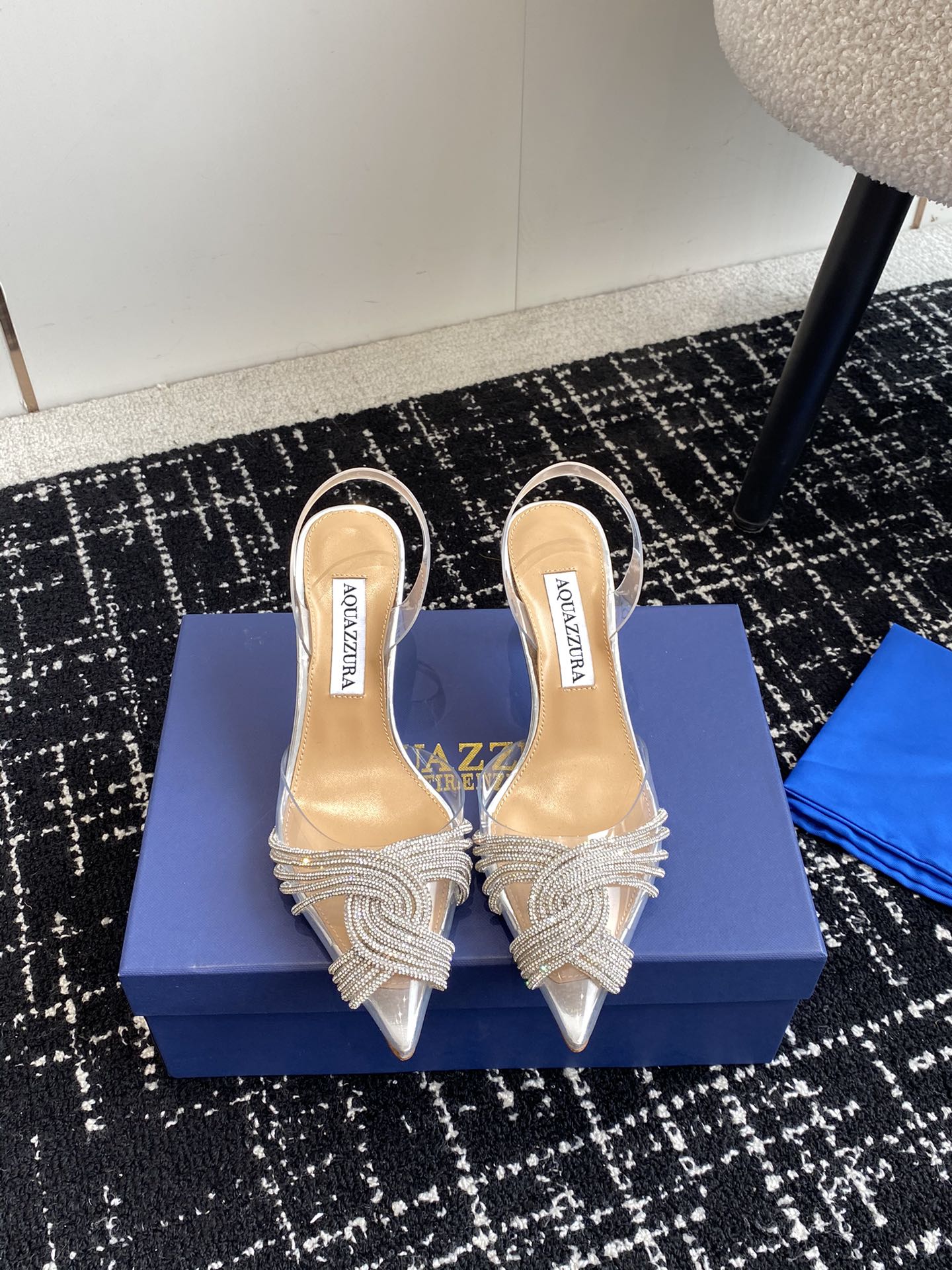 Aquazzura24ss惊艳火爆款菠萝王室贵族的钟爱雍容华贵气质高雅到手如图柜级品质进口真丝pvc透明