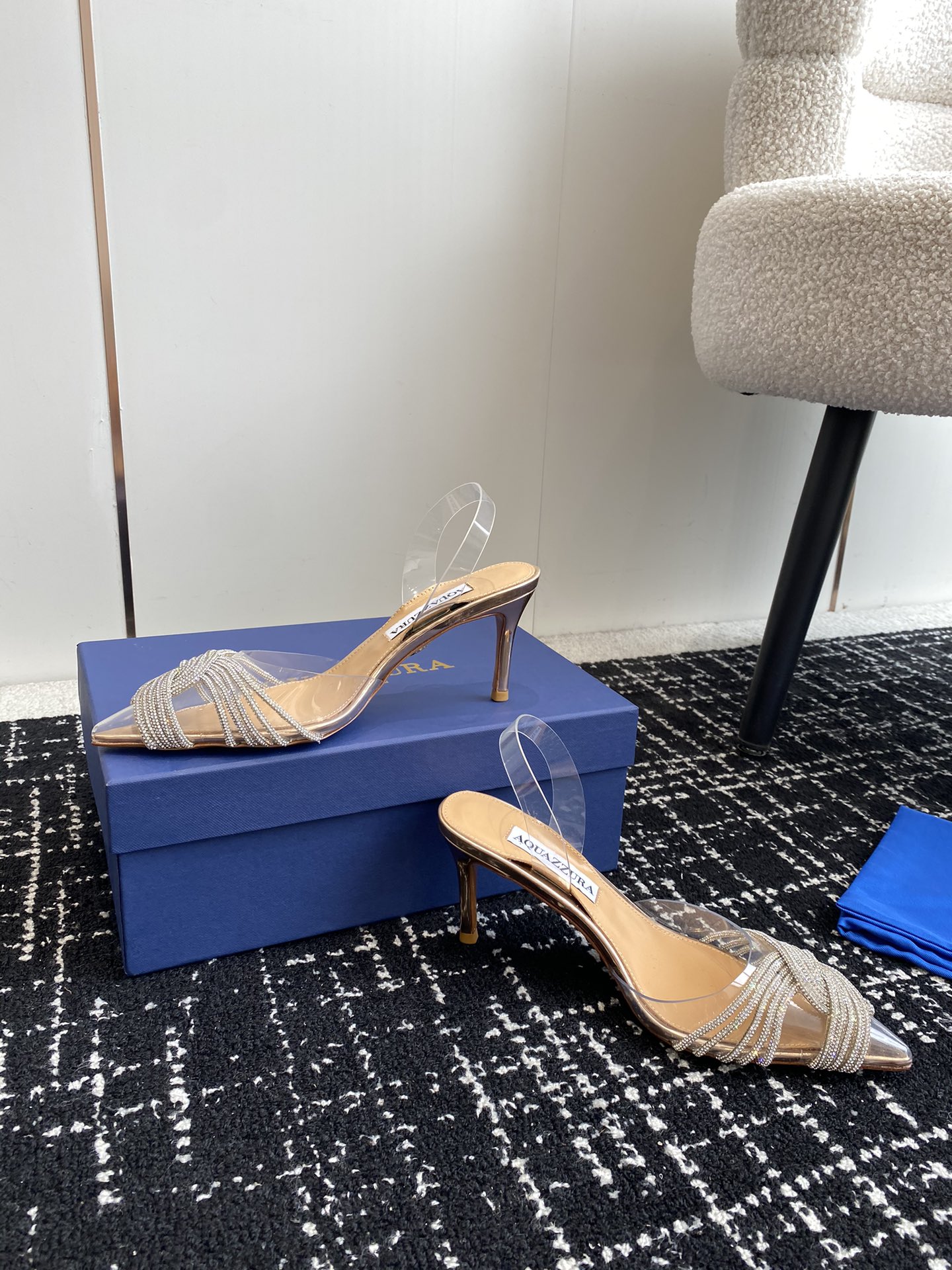 Aquazzura24ss惊艳火爆款菠萝王室贵族的钟爱雍容华贵气质高雅到手如图柜级品质进口真丝pvc透明