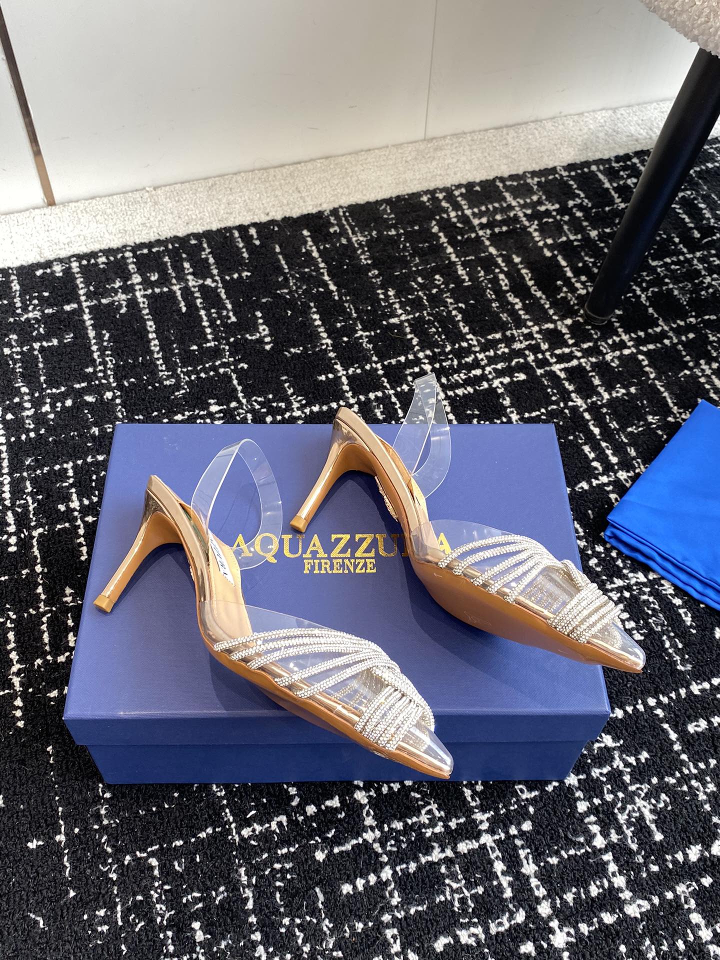 Aquazzura24ss惊艳火爆款菠萝王室贵族的钟爱雍容华贵气质高雅到手如图柜级品质进口真丝pvc透明