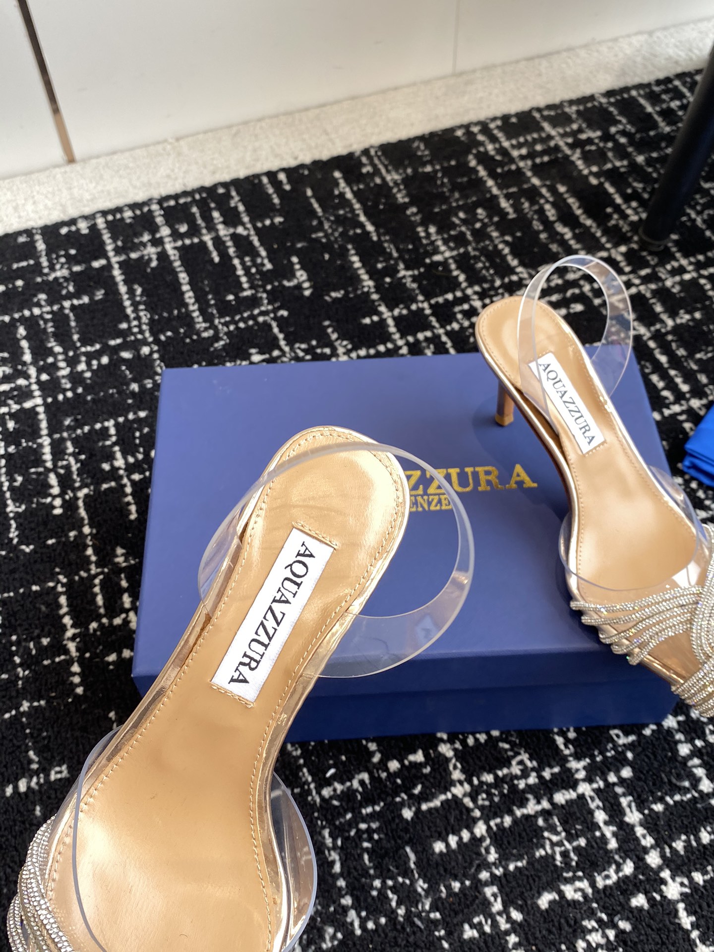 Aquazzura24ss惊艳火爆款菠萝王室贵族的钟爱雍容华贵气质高雅到手如图柜级品质进口真丝pvc透明