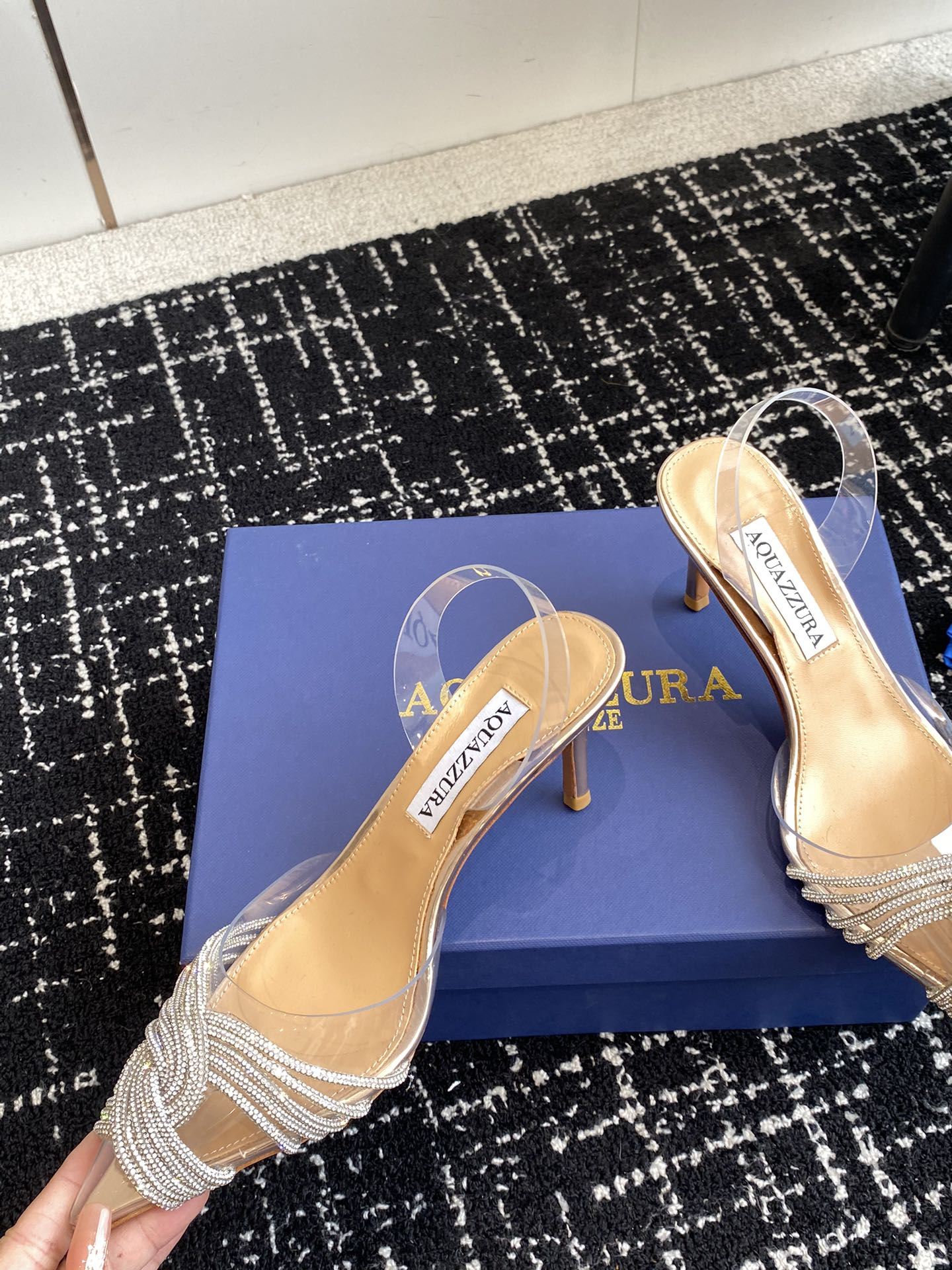 Aquazzura24ss惊艳火爆款菠萝王室贵族的钟爱雍容华贵气质高雅到手如图柜级品质进口真丝pvc透明