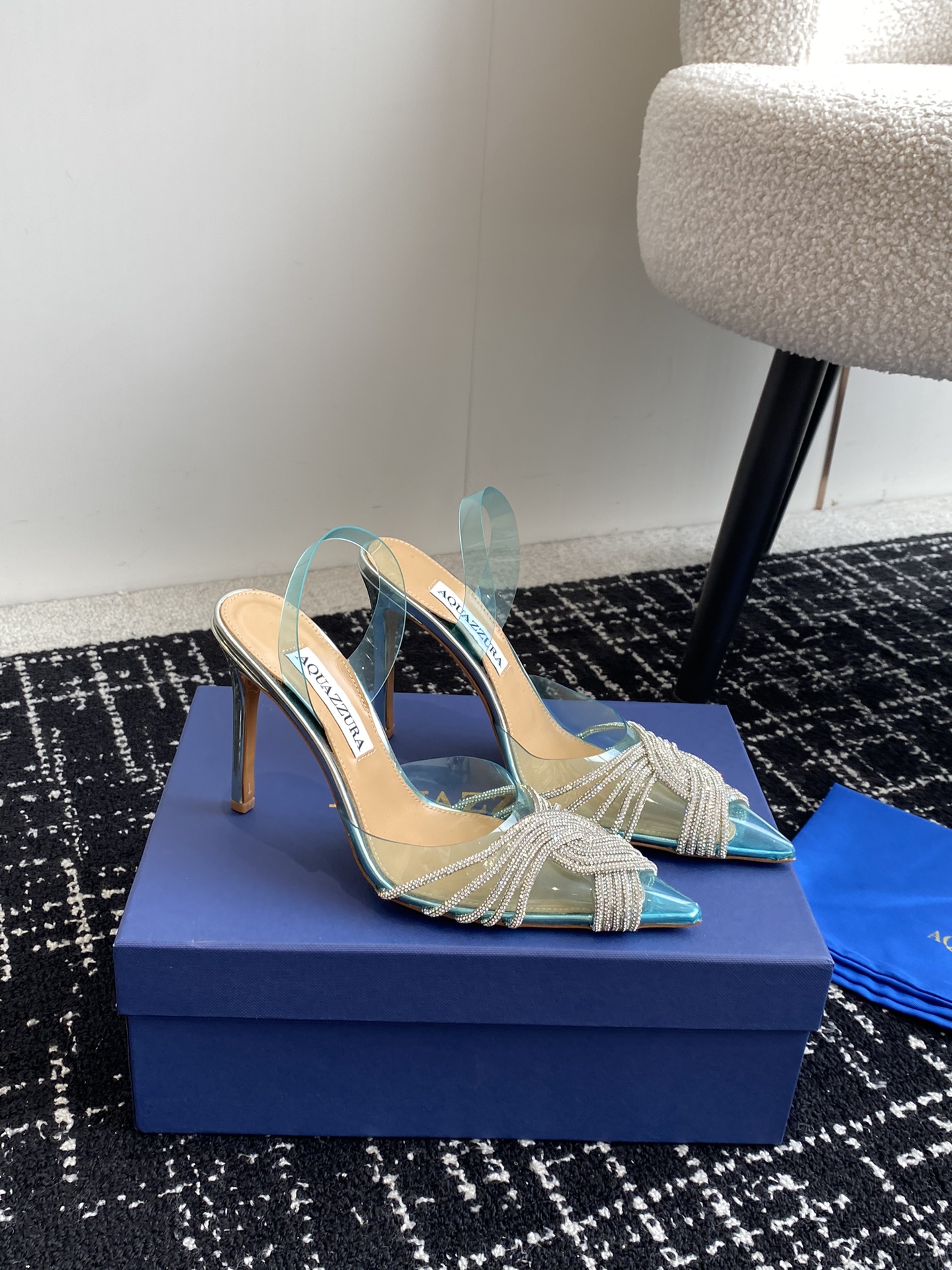 Aquazzura24ss惊艳火爆款菠萝王室贵族的钟爱雍容华贵气质高雅到手如图柜级品质进口真丝pvc透明