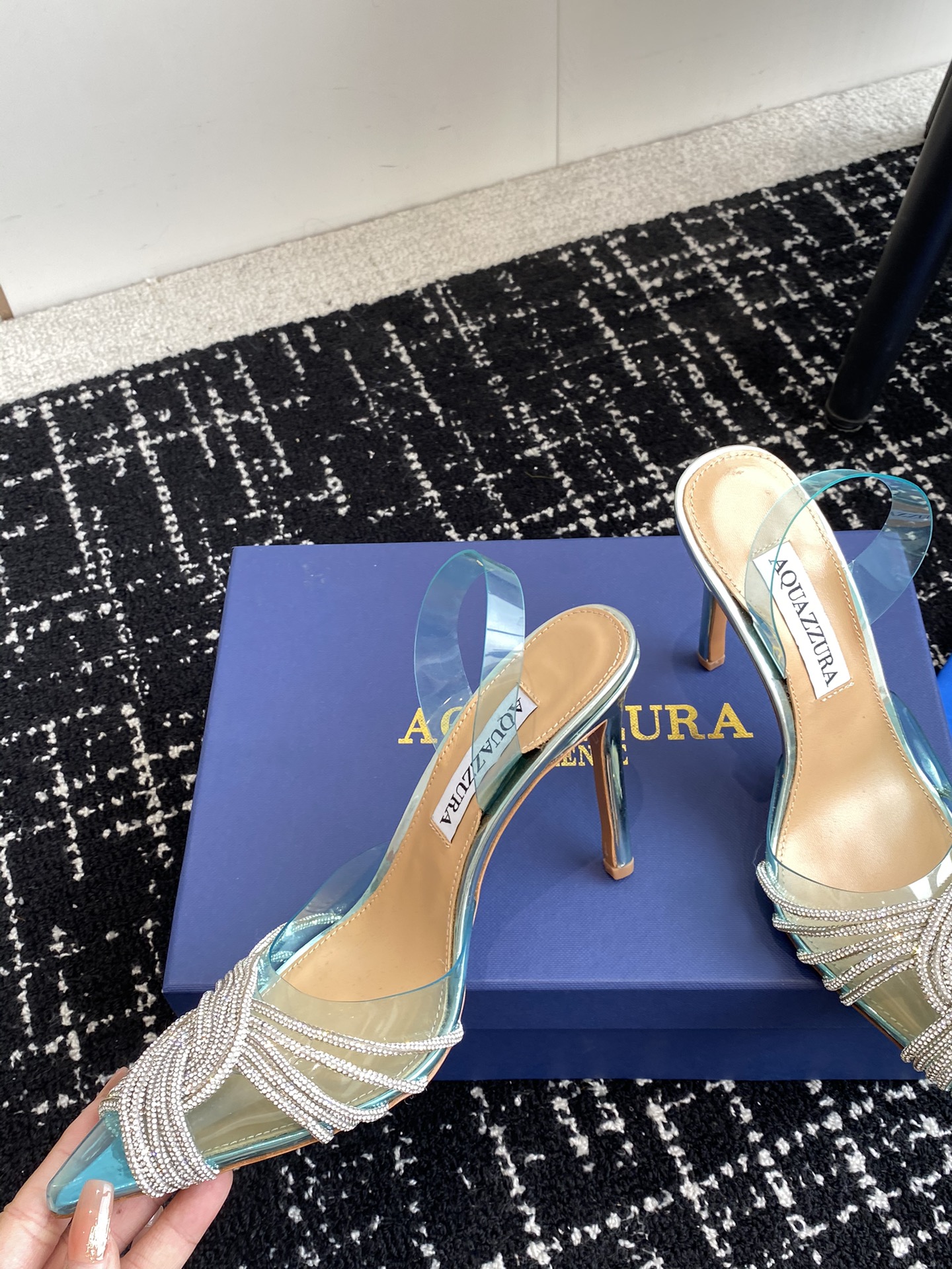 Aquazzura24ss惊艳火爆款菠萝王室贵族的钟爱雍容华贵气质高雅到手如图柜级品质进口真丝pvc透明