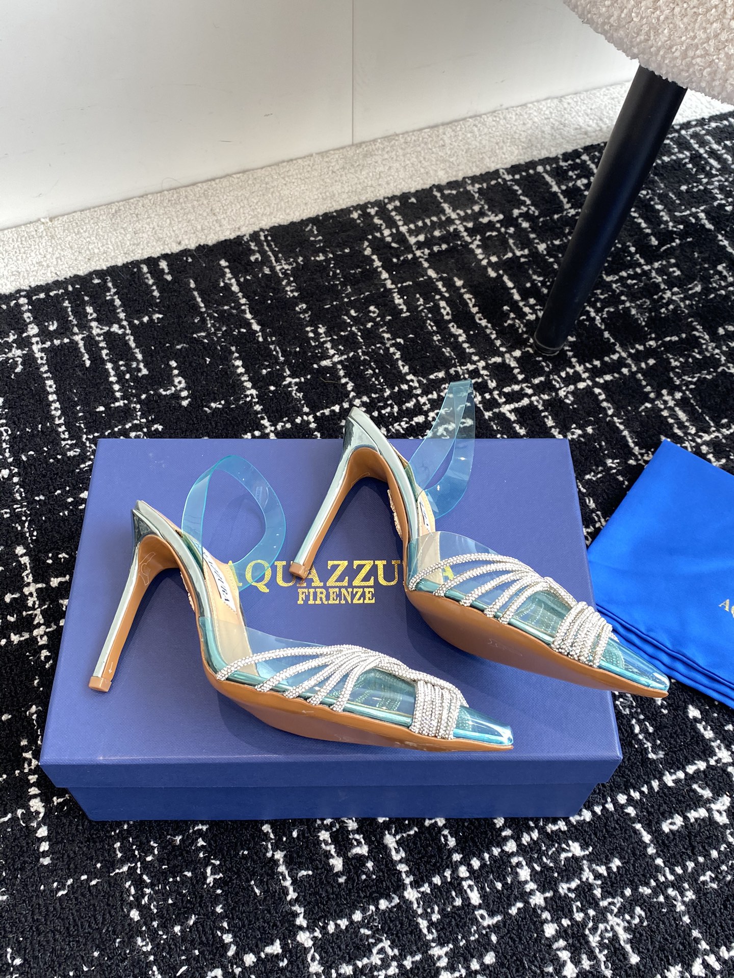 Aquazzura24ss惊艳火爆款菠萝王室贵族的钟爱雍容华贵气质高雅到手如图柜级品质进口真丝pvc透明