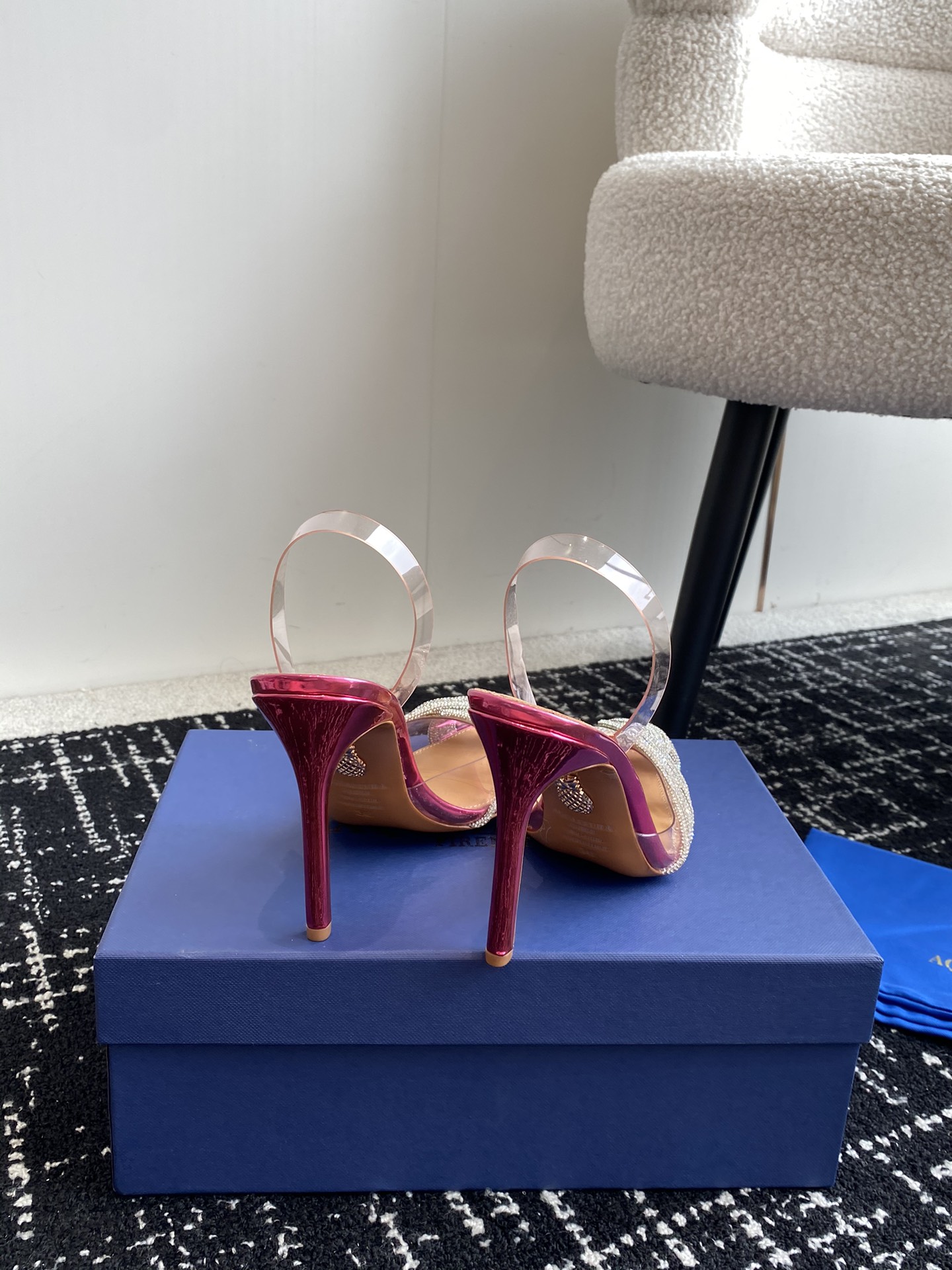 Aquazzura24ss惊艳火爆款菠萝王室贵族的钟爱雍容华贵气质高雅到手如图柜级品质进口真丝pvc透明