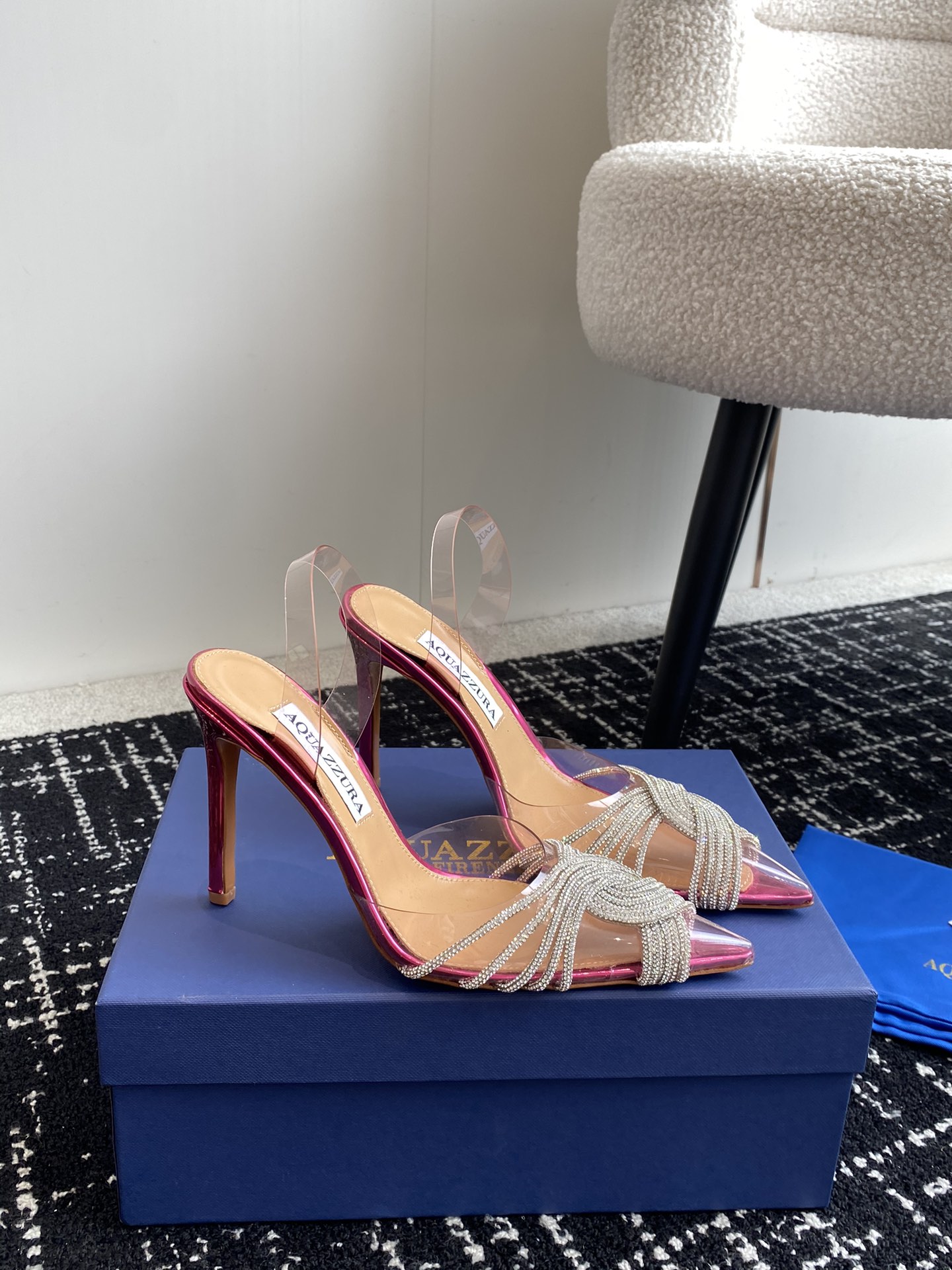 Aquazzura24ss惊艳火爆款菠萝王室贵族的钟爱雍容华贵气质高雅到手如图柜级品质进口真丝pvc透明