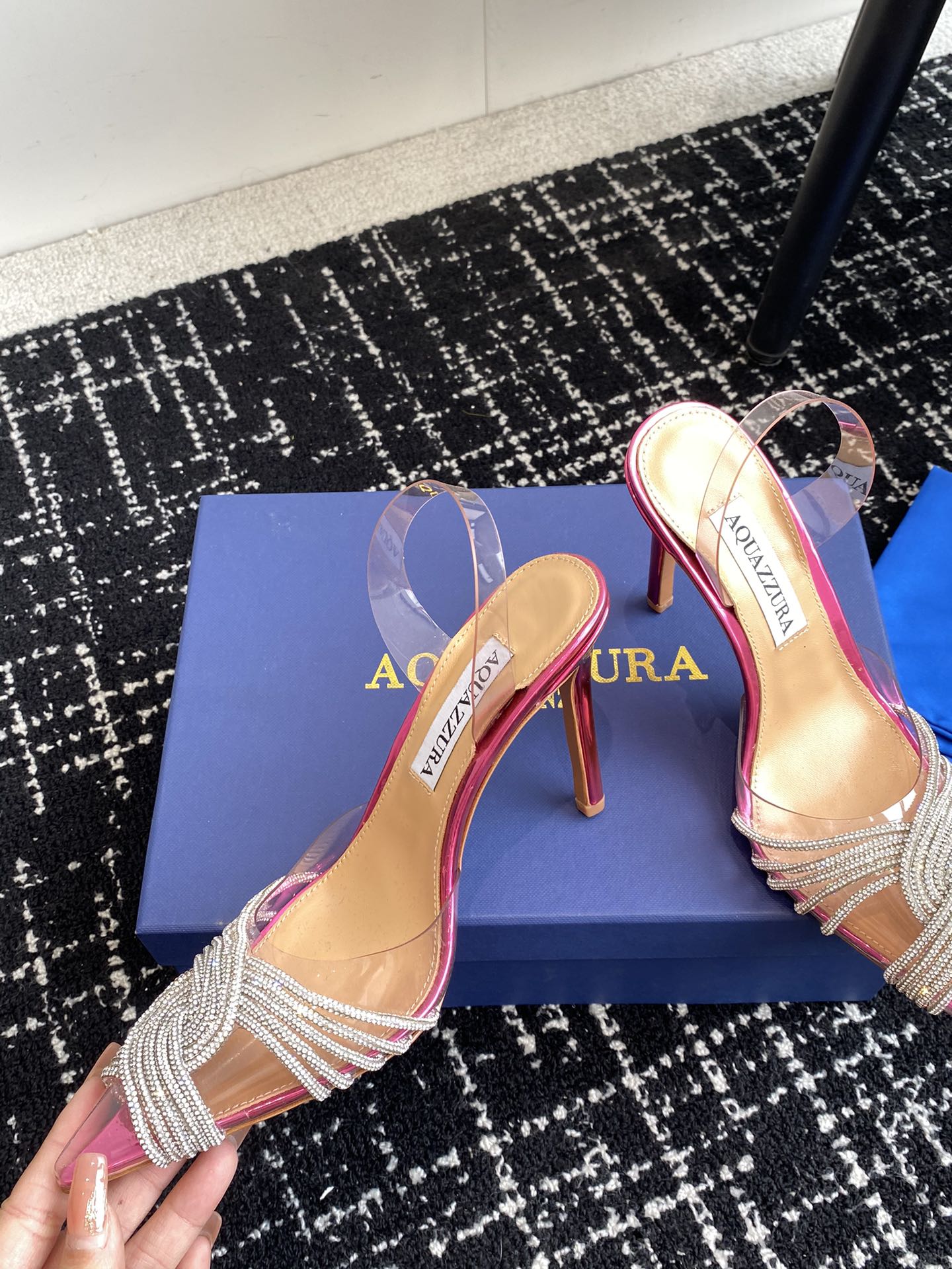 Aquazzura24ss惊艳火爆款菠萝王室贵族的钟爱雍容华贵气质高雅到手如图柜级品质进口真丝pvc透明