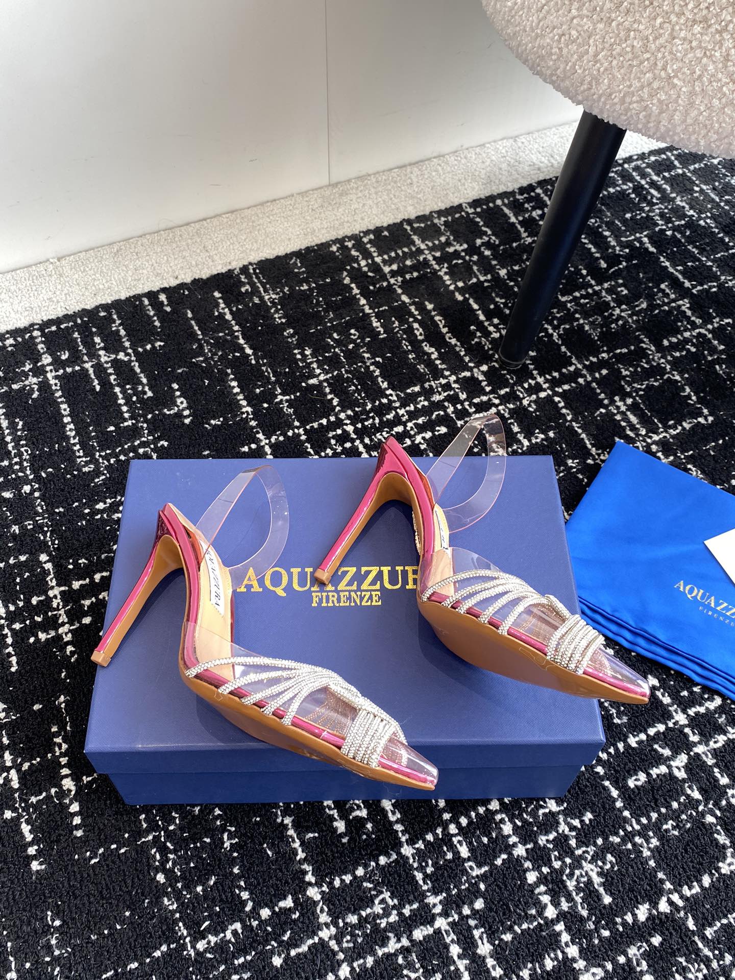 Aquazzura24ss惊艳火爆款菠萝王室贵族的钟爱雍容华贵气质高雅到手如图柜级品质进口真丝pvc透明