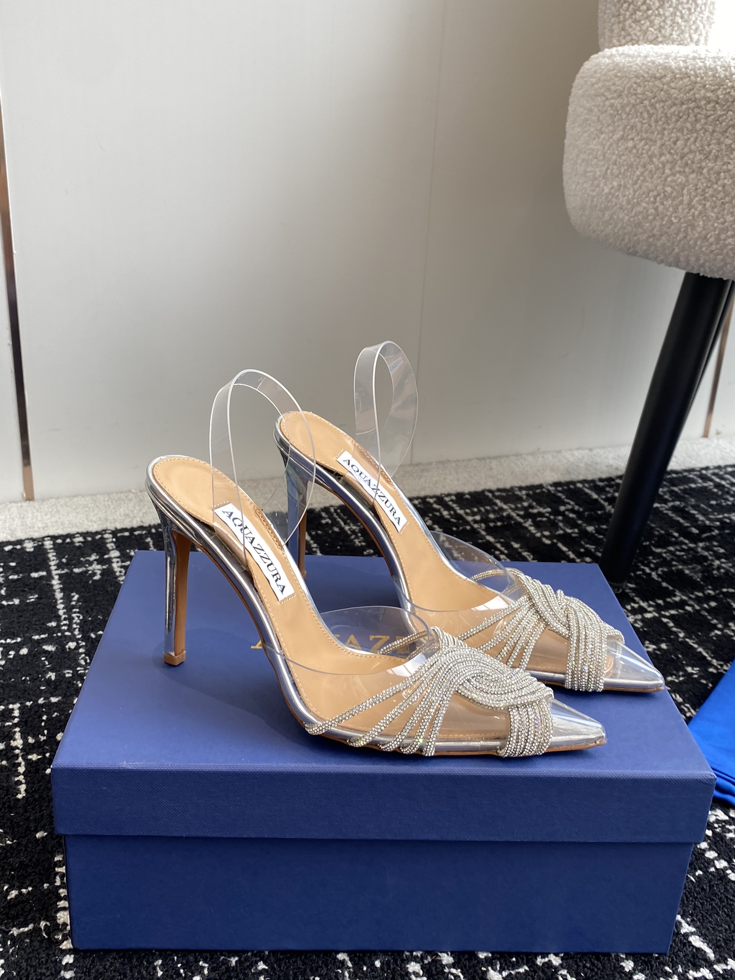 Aquazzura24ss惊艳火爆款菠萝王室贵族的钟爱雍容华贵气质高雅到手如图柜级品质进口真丝pvc透明