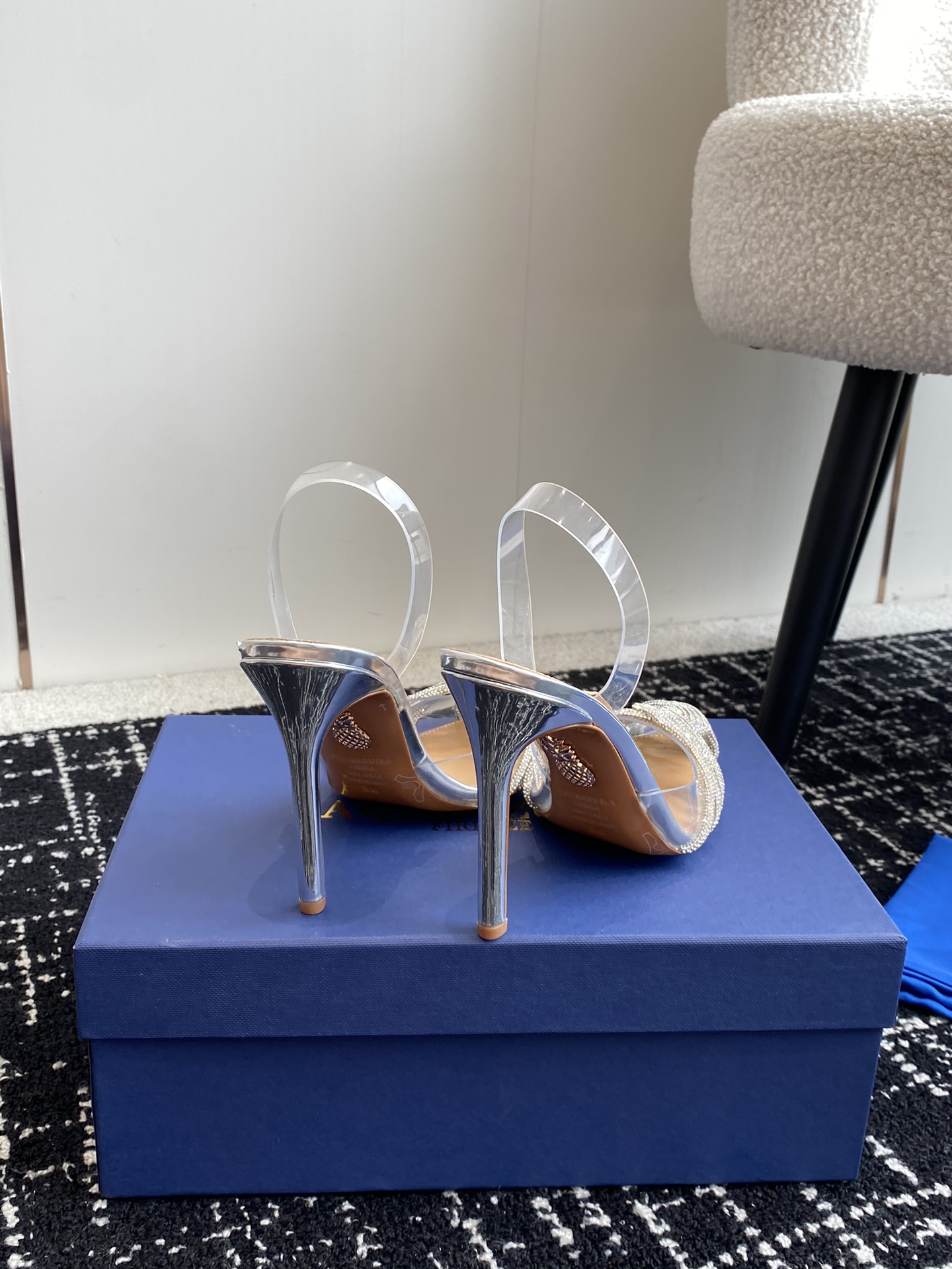 Aquazzura24ss惊艳火爆款菠萝王室贵族的钟爱雍容华贵气质高雅到手如图柜级品质进口真丝pvc透明