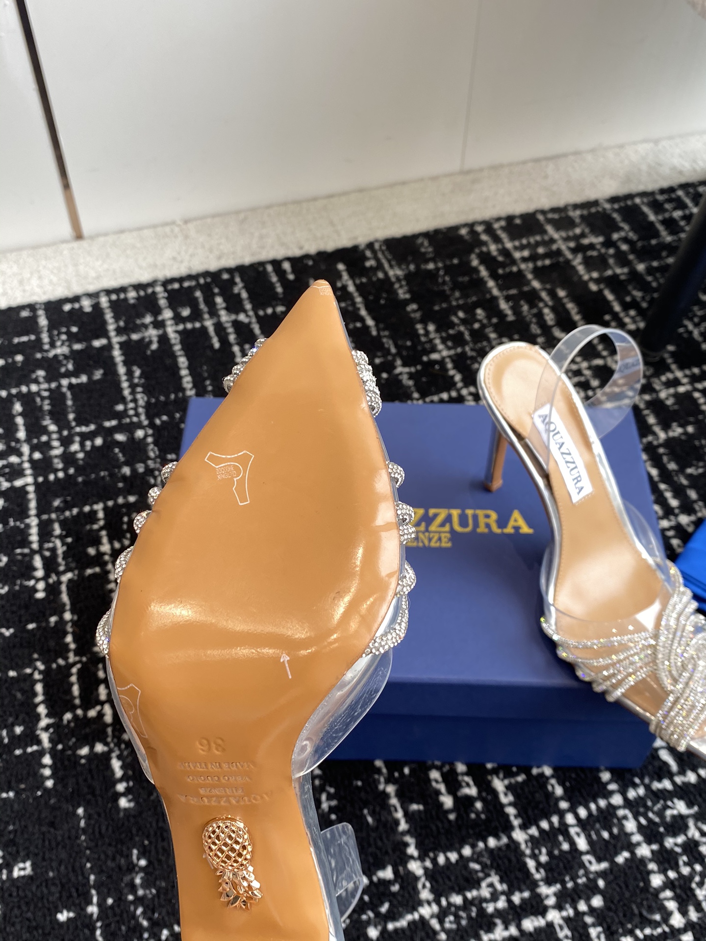 Aquazzura24ss惊艳火爆款菠萝王室贵族的钟爱雍容华贵气质高雅到手如图柜级品质进口真丝pvc透明