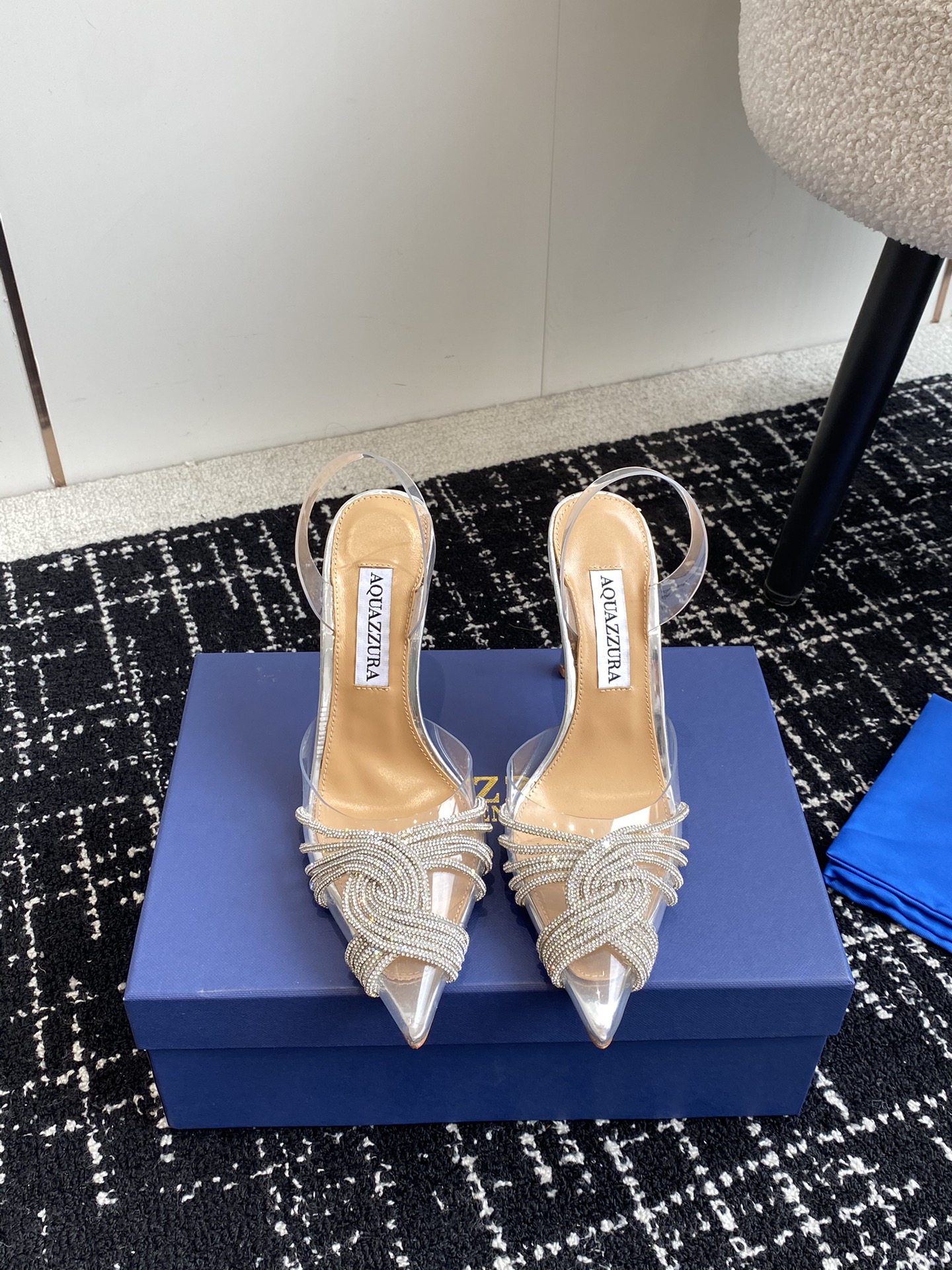 Aquazzura24ss惊艳火爆款菠萝王室贵族的钟爱雍容华贵气质高雅到手如图柜级品质进口真丝pvc透明