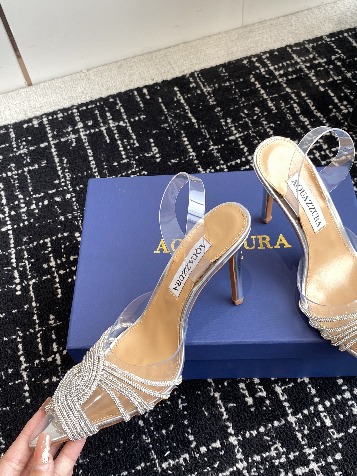 Aquazzura24ss惊艳火爆款菠萝王室贵族的钟爱雍容华贵气质高雅到手如图柜级品质进口真丝pvc透明