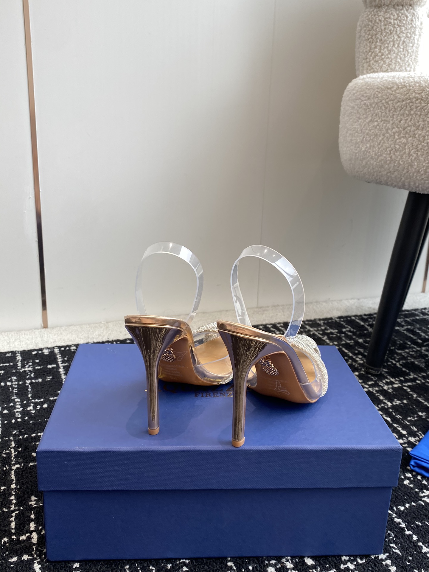 Aquazzura24ss惊艳火爆款菠萝王室贵族的钟爱雍容华贵气质高雅到手如图柜级品质进口真丝pvc透明