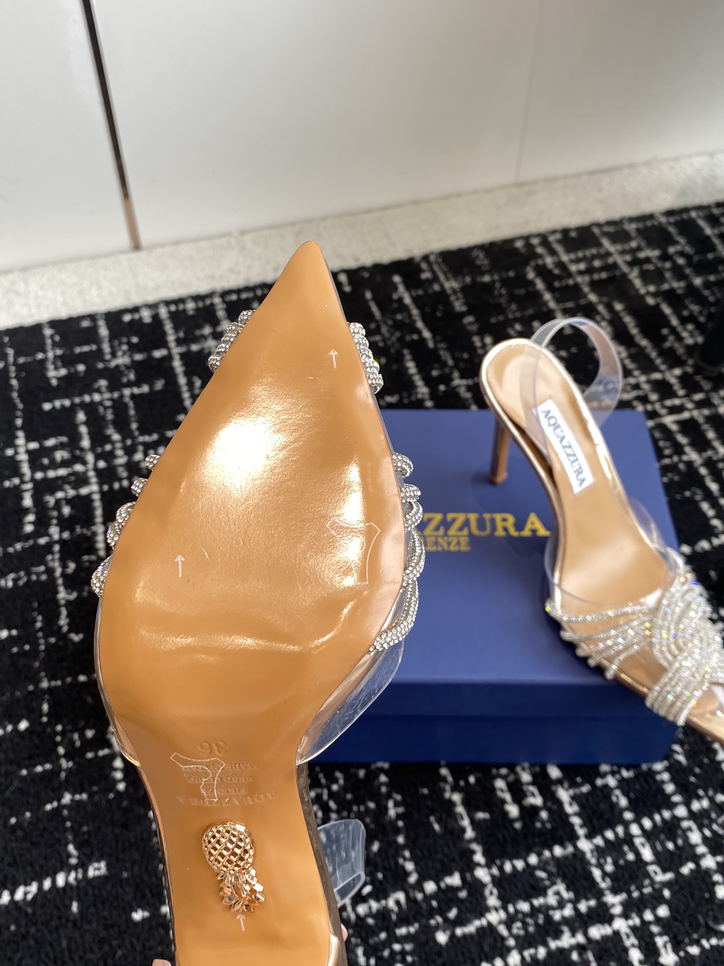 Aquazzura24ss惊艳火爆款菠萝王室贵族的钟爱雍容华贵气质高雅到手如图柜级品质进口真丝pvc透明