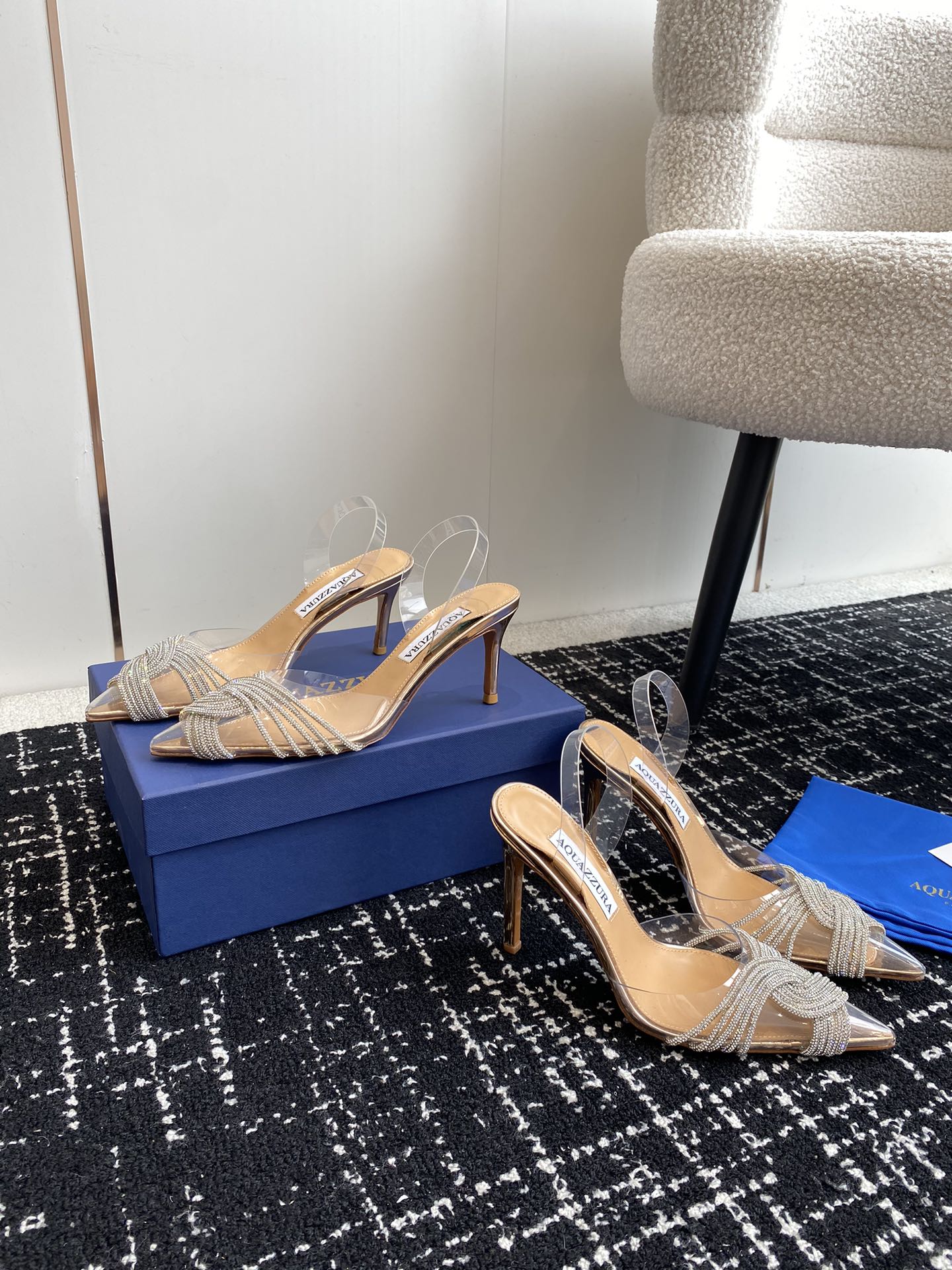 Aquazzura24ss惊艳火爆款菠萝王室贵族的钟爱雍容华贵气质高雅到手如图柜级品质进口真丝pvc透明