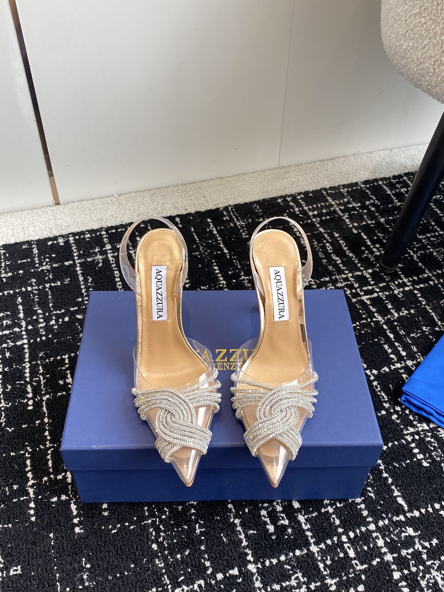 Aquazzura24ss惊艳火爆款菠萝王室贵族的钟爱雍容华贵气质高雅到手如图柜级品质进口真丝pvc透明