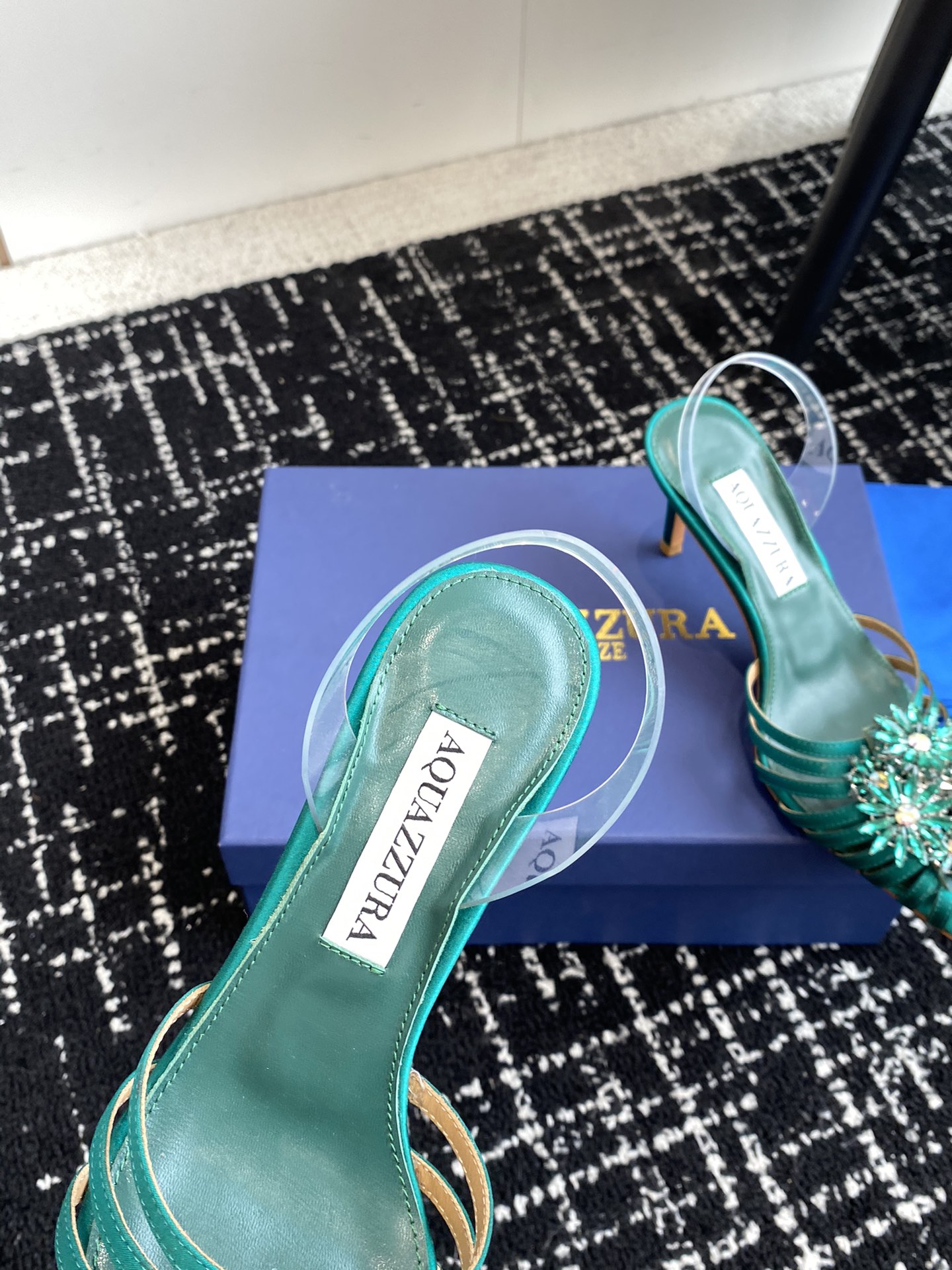 Aquazzura24ss惊艳火爆款菠萝王室贵族的钟爱雍容华贵气质高雅到手如图柜级品质进口真丝璀璨别致水