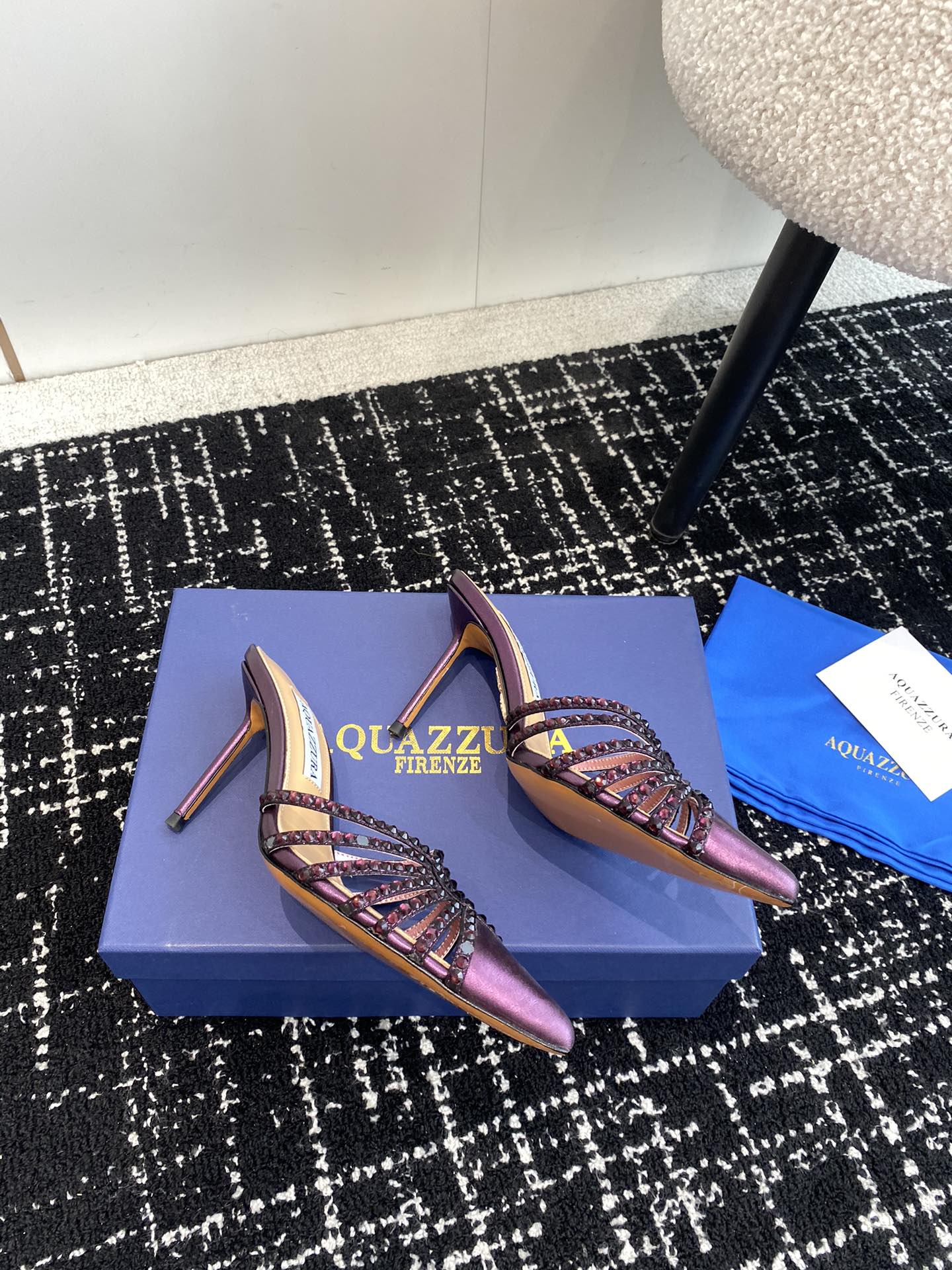 Aquazzura24ss惊艳火爆款菠萝王室贵族的钟爱雍容华贵气质高雅到手如图柜级品质进口真丝璀璨别致水