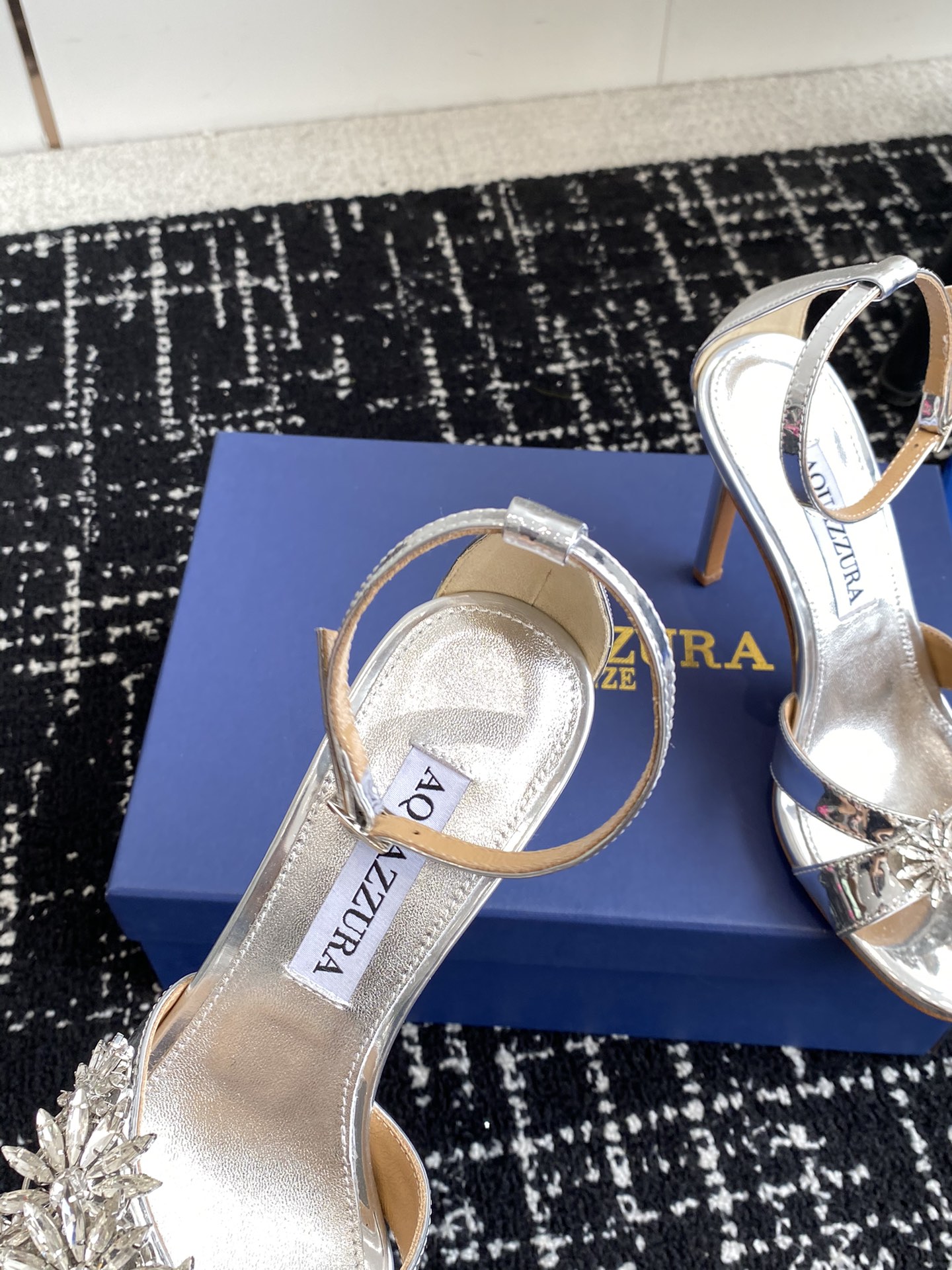 Aquazzura24ss惊艳火爆款菠萝王室贵族的钟爱雍容华贵气质高雅到手如图柜级品质进口羊皮真丝璀璨别