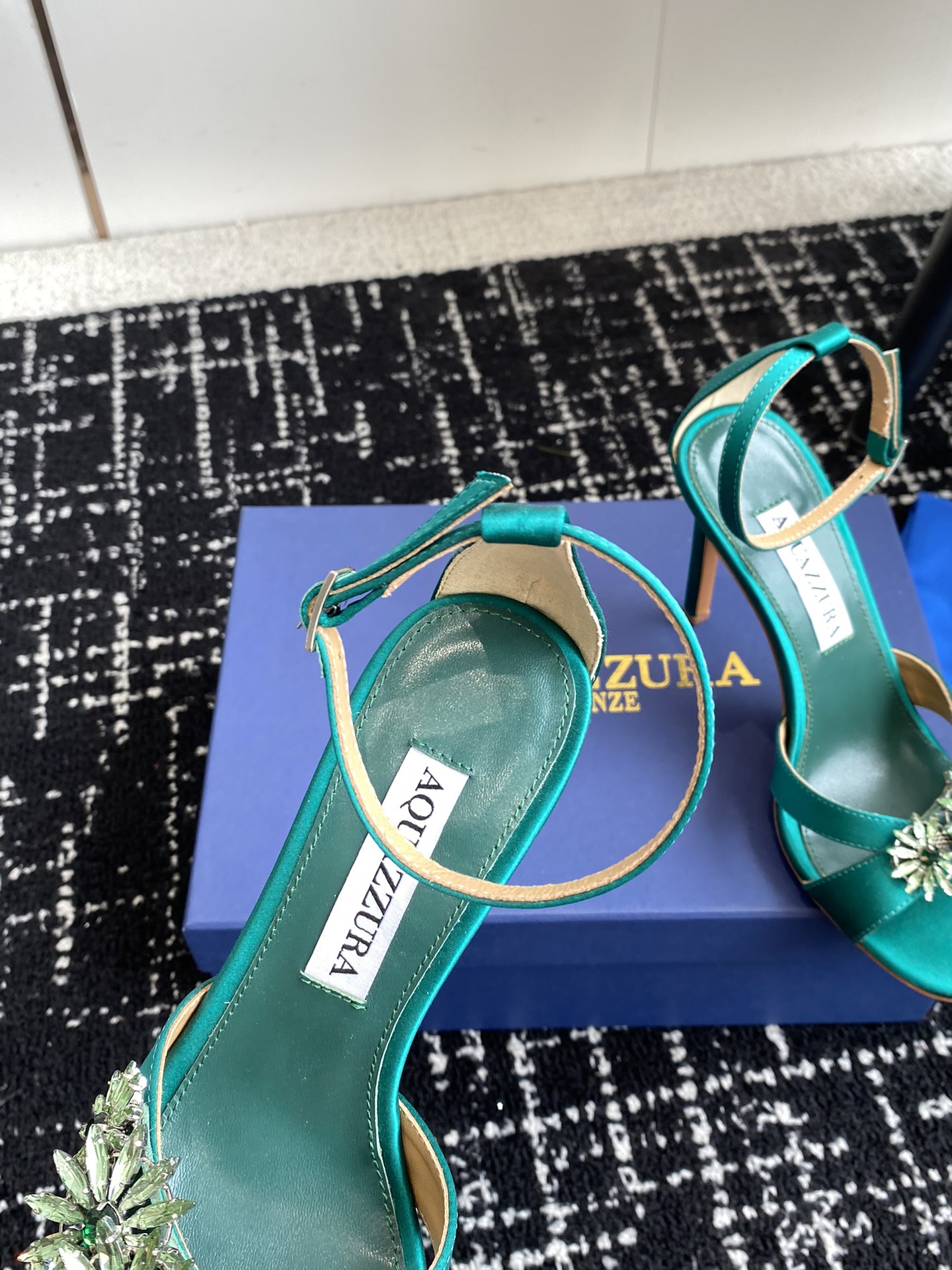 Aquazzura24ss惊艳火爆款菠萝王室贵族的钟爱雍容华贵气质高雅到手如图柜级品质进口羊皮真丝璀璨别