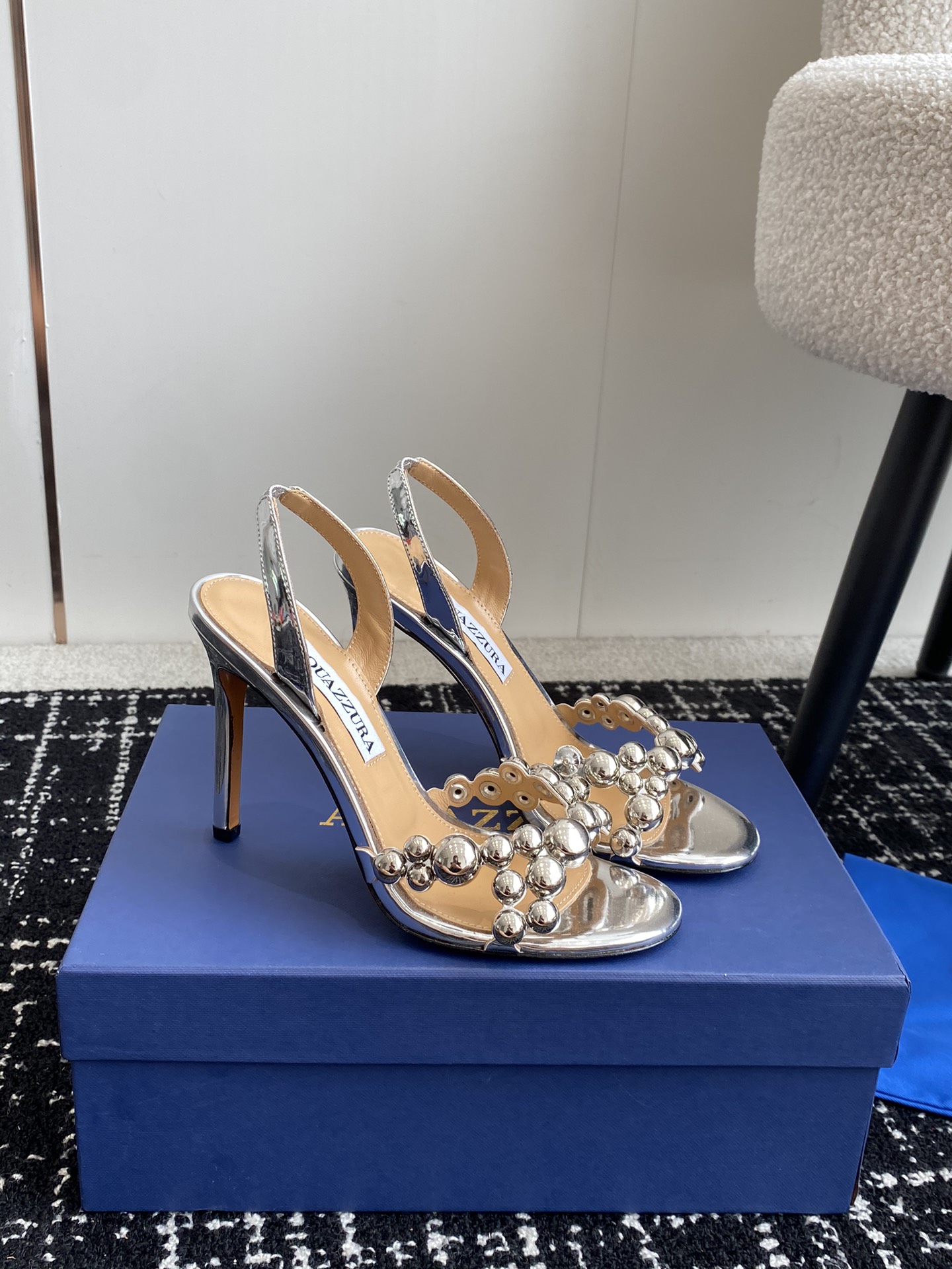 Aquazzura24ss惊艳火爆款菠萝王室贵族的钟爱雍容华贵气质高雅到手如图柜级品质进口羊皮璀璨银色五